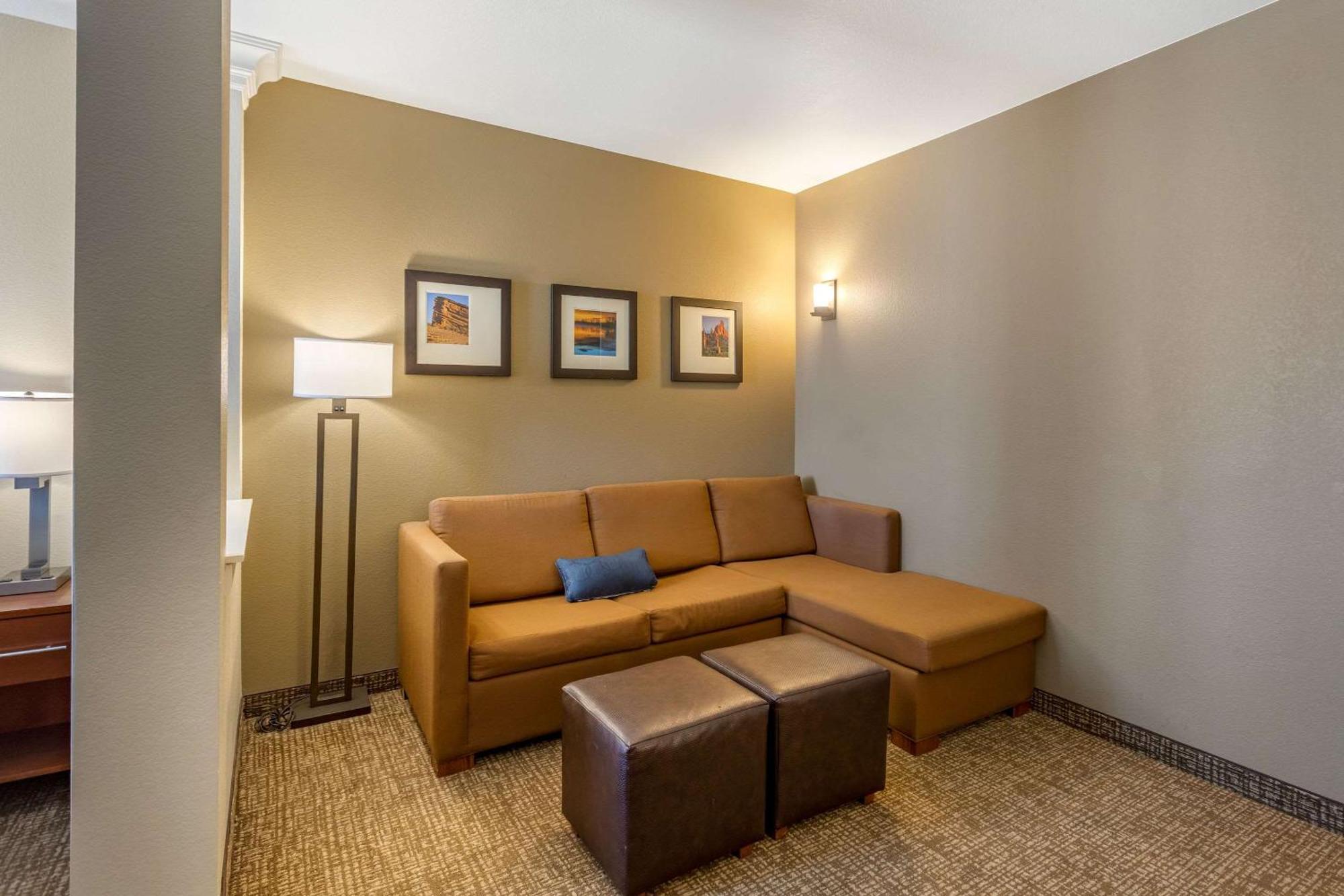 Comfort Near Downtown Hotel 3*