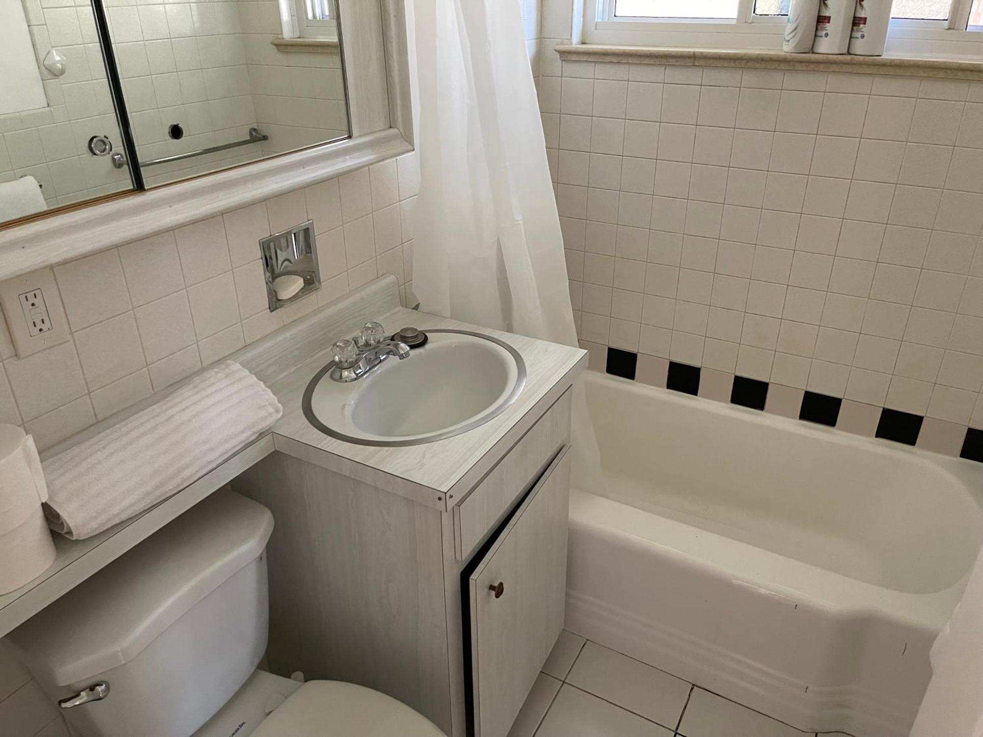 Homestay Shared House In Central Denver-living Queen Sofa Sleeper Denver