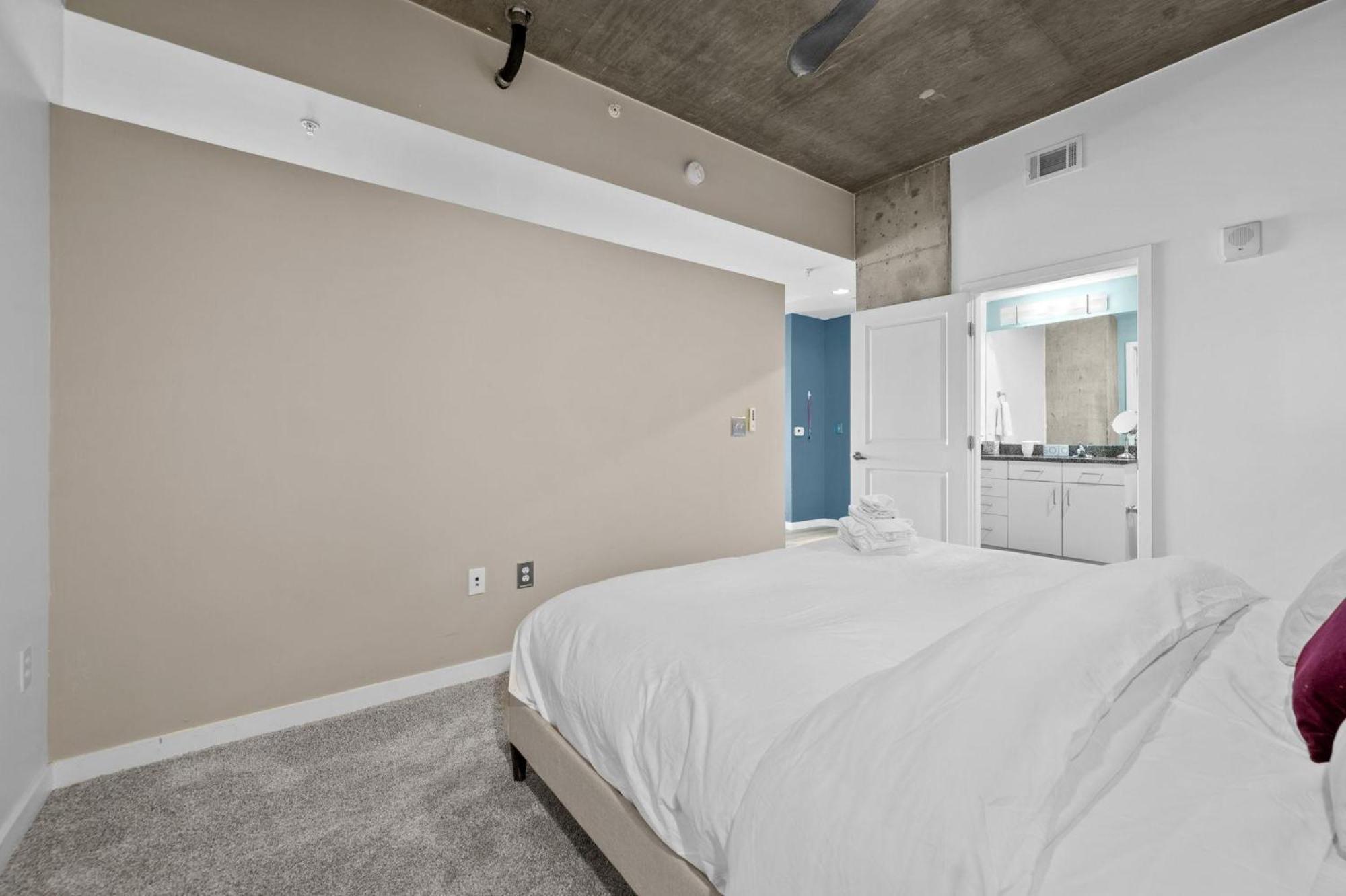 1700 Bassett, Unit 818 Holiday home *