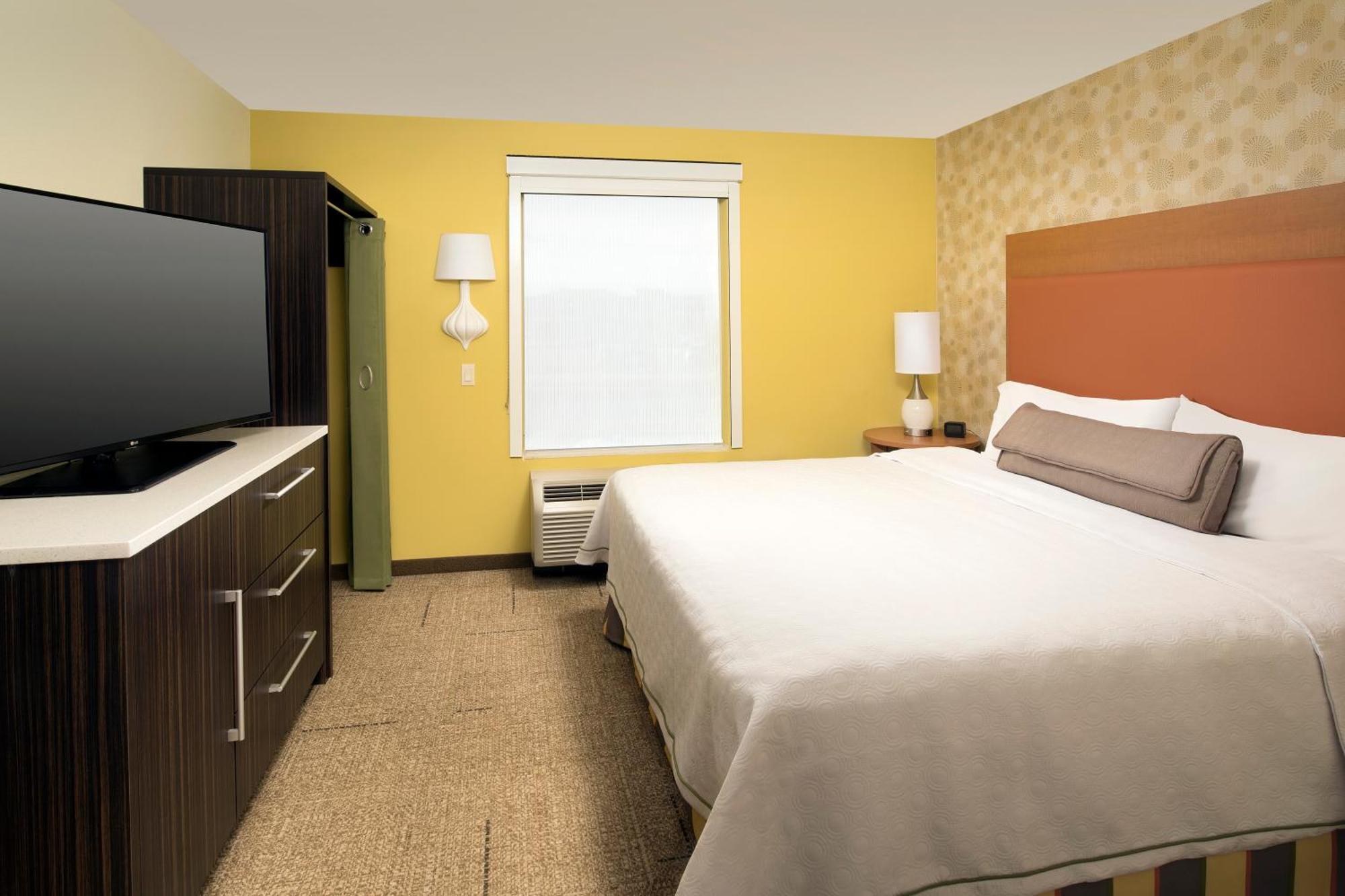 Home2 Suites By Hilton Denver International Airport 3*