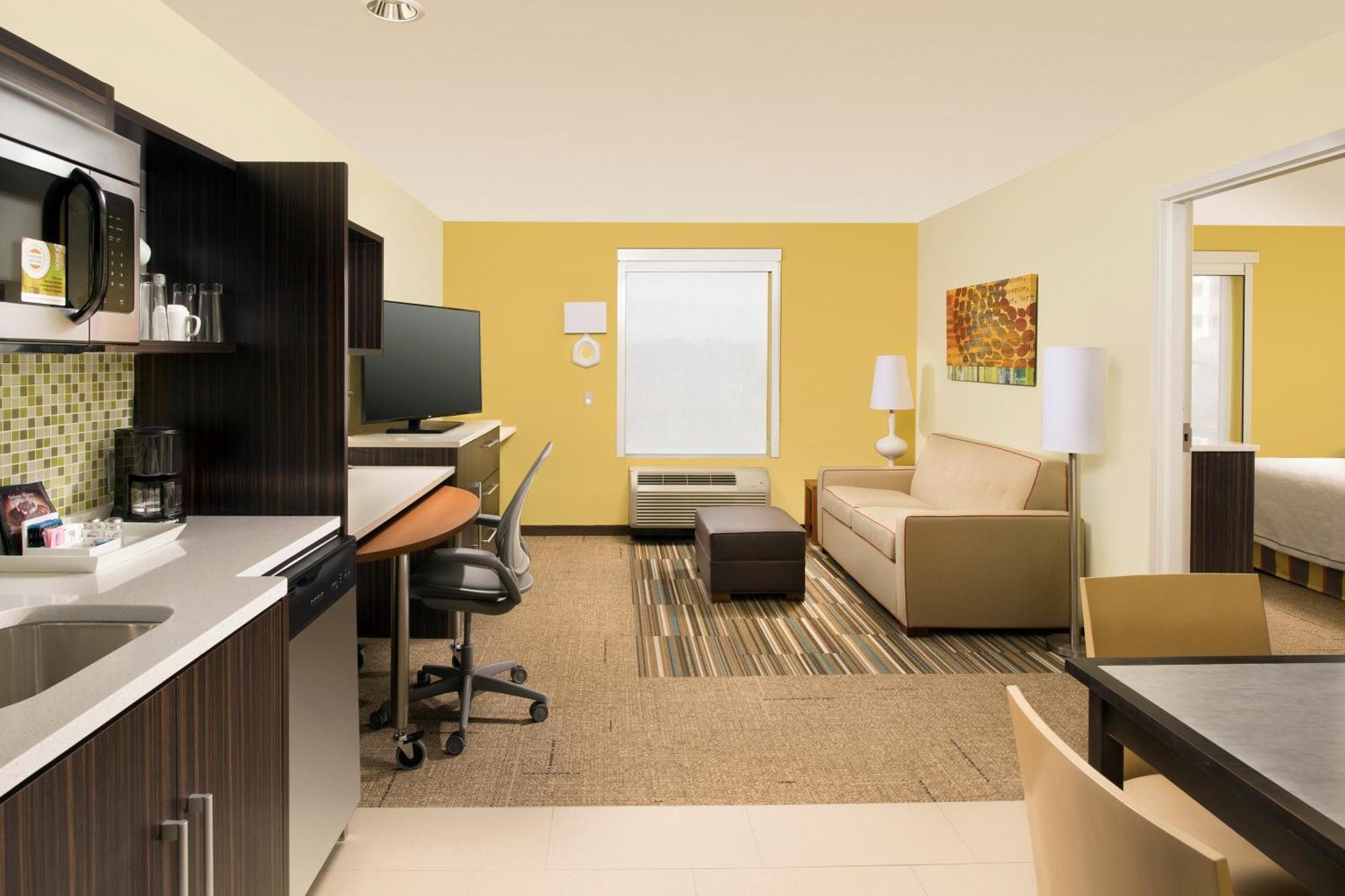 Home2 Suites By Hilton Denver International Airport 3*