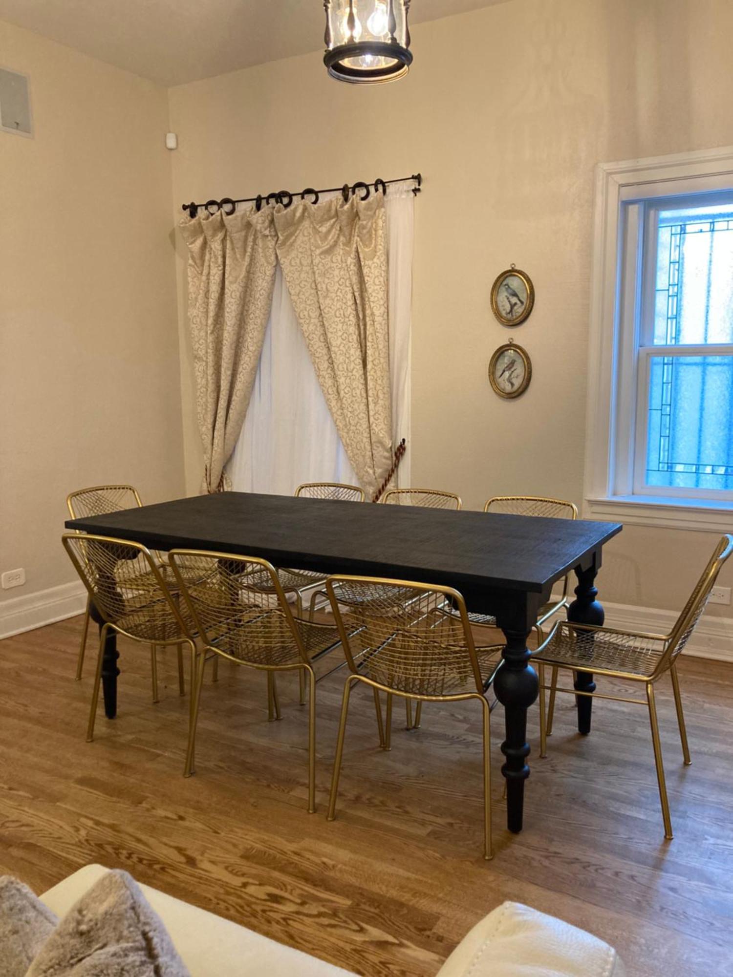 Pineapple House, Romantic 3 Bed 2 Bath Apt, Sleeps 6! Private Balcony! Center! Free Parking! Denver