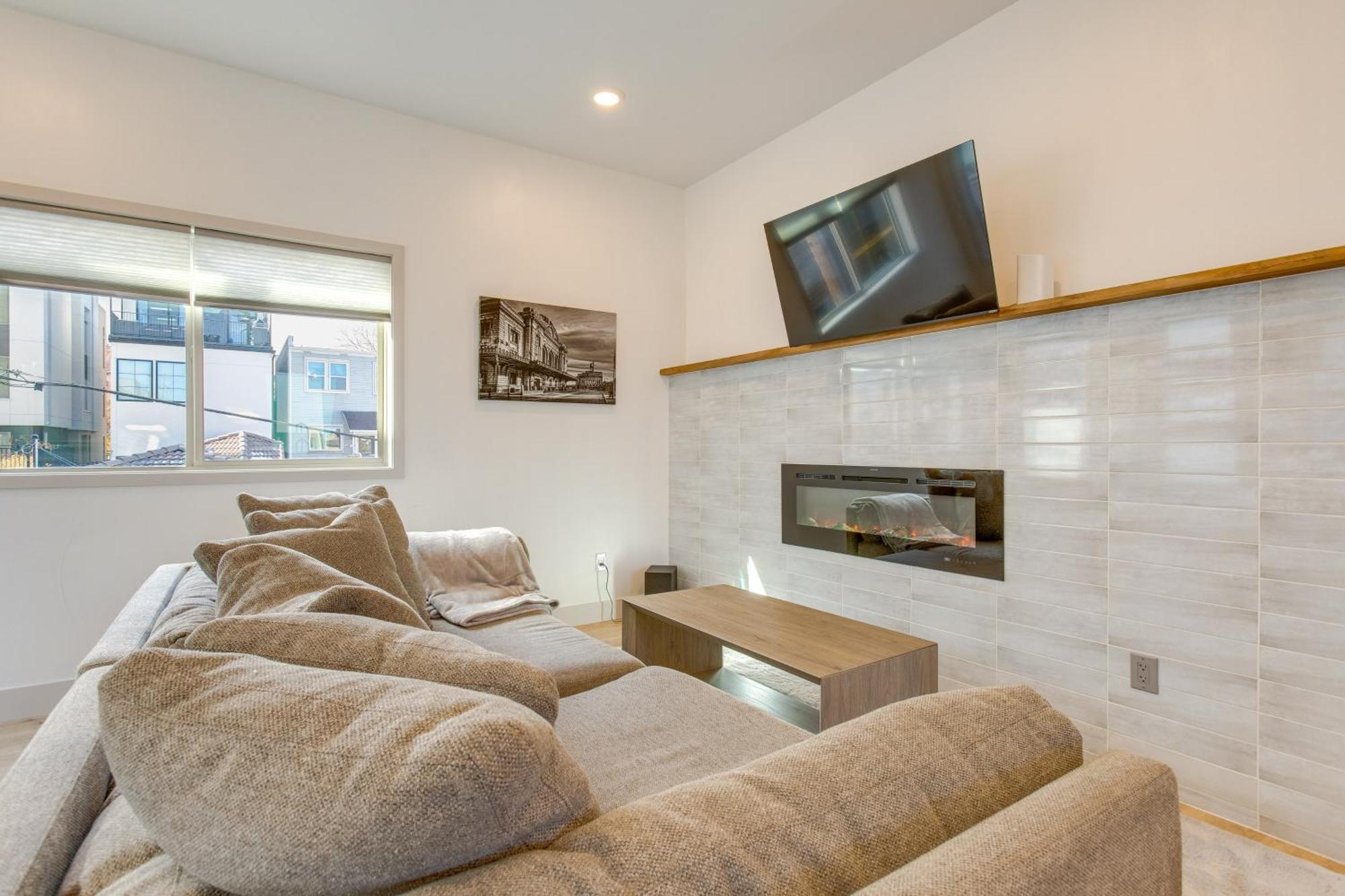 Apartment Charming Vacation 2 Mi To Downtown!
