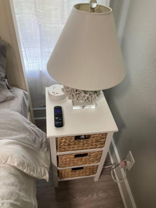 94 Walkscore King Bed Capitol Hill Beachy Apartment Denver