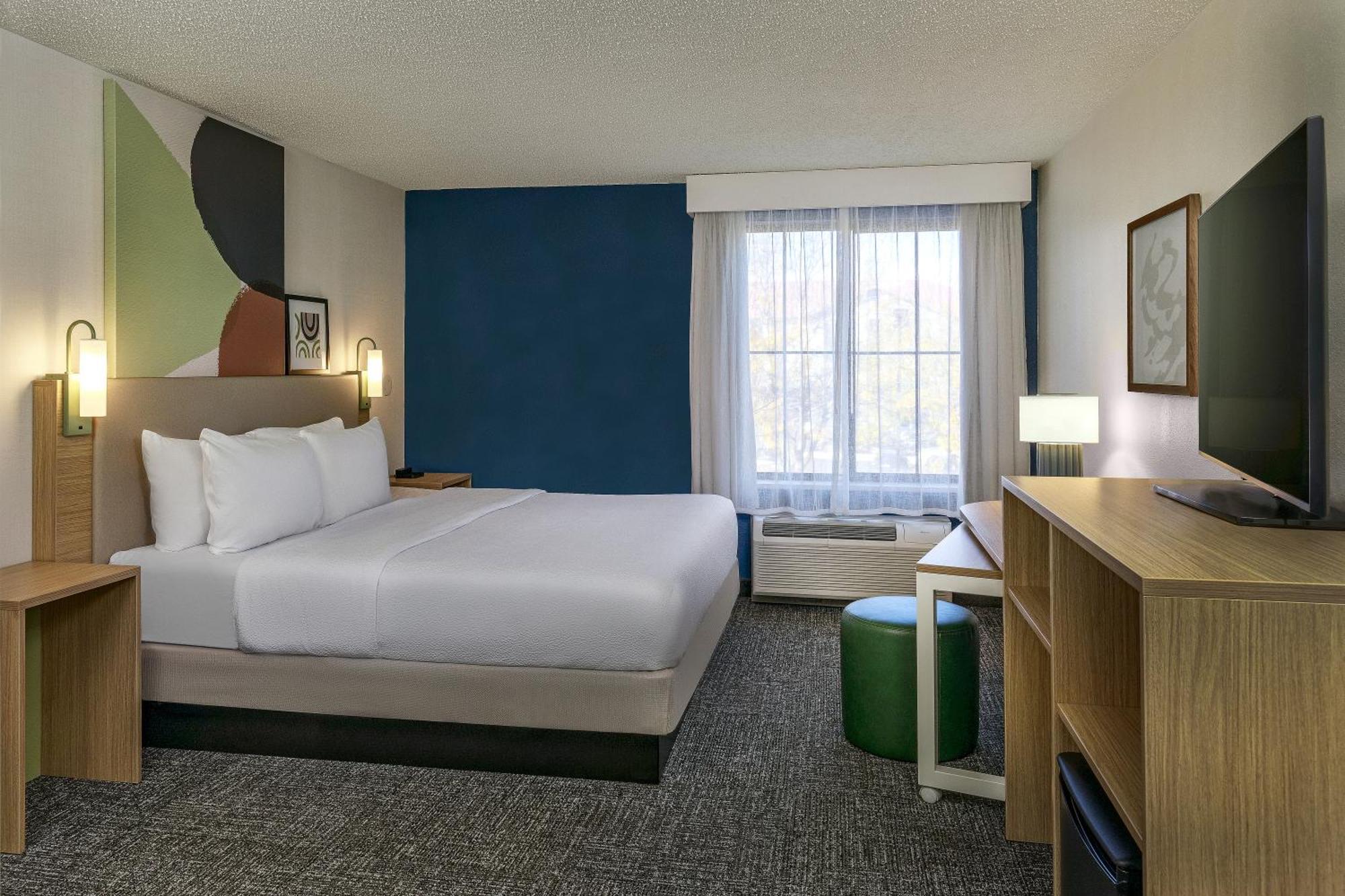 Hotel Spark By Hilton International Airport
