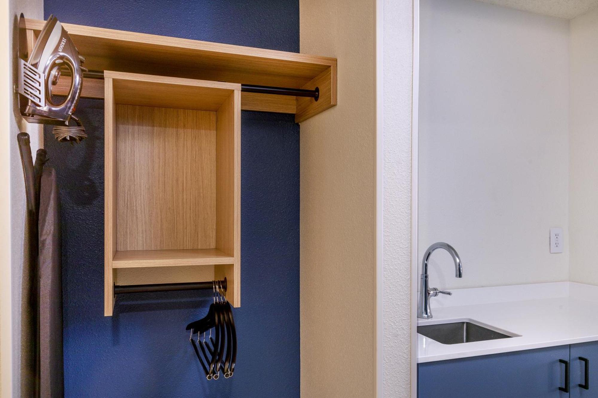Hotel Spark By Hilton International Airport Denver