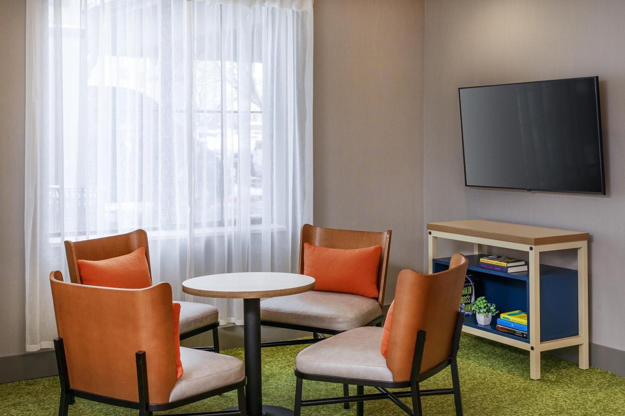 Spark By Hilton International Airport Hotel
