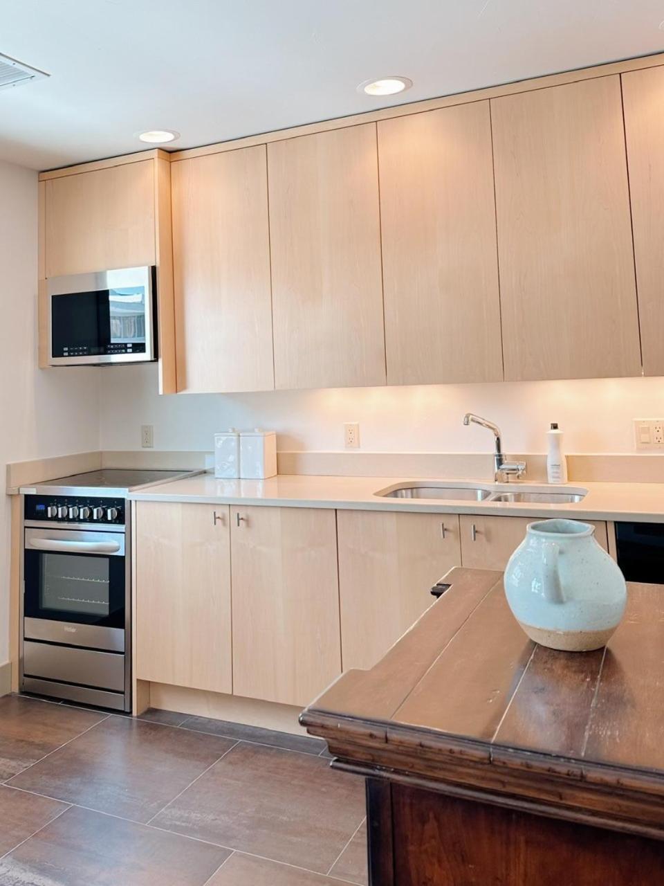 1 Bed With Parking - Museum District Walk To Convention Center, Capital, Museums And Shops Apartment Denver