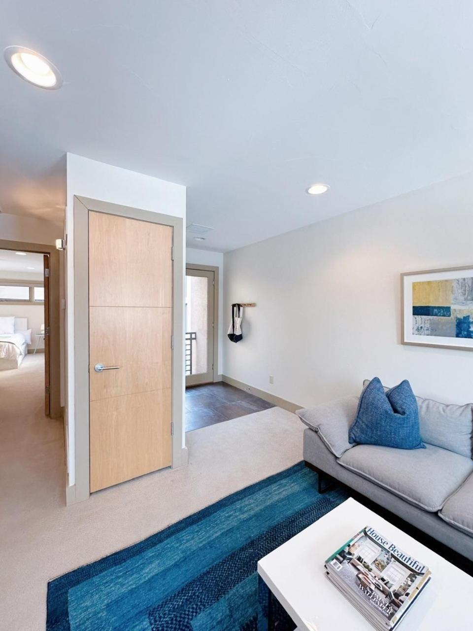 1 Bed With Parking - Museum District Walk To Convention Center, Capital, Museums And Shops