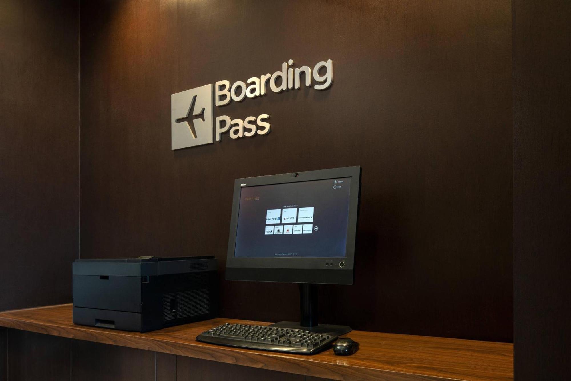 Courtyard By Marriott Airport Hotel 3*