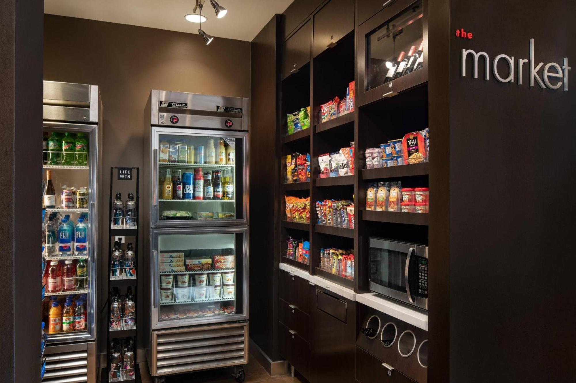 Hotel Courtyard By Marriott Airport 3*