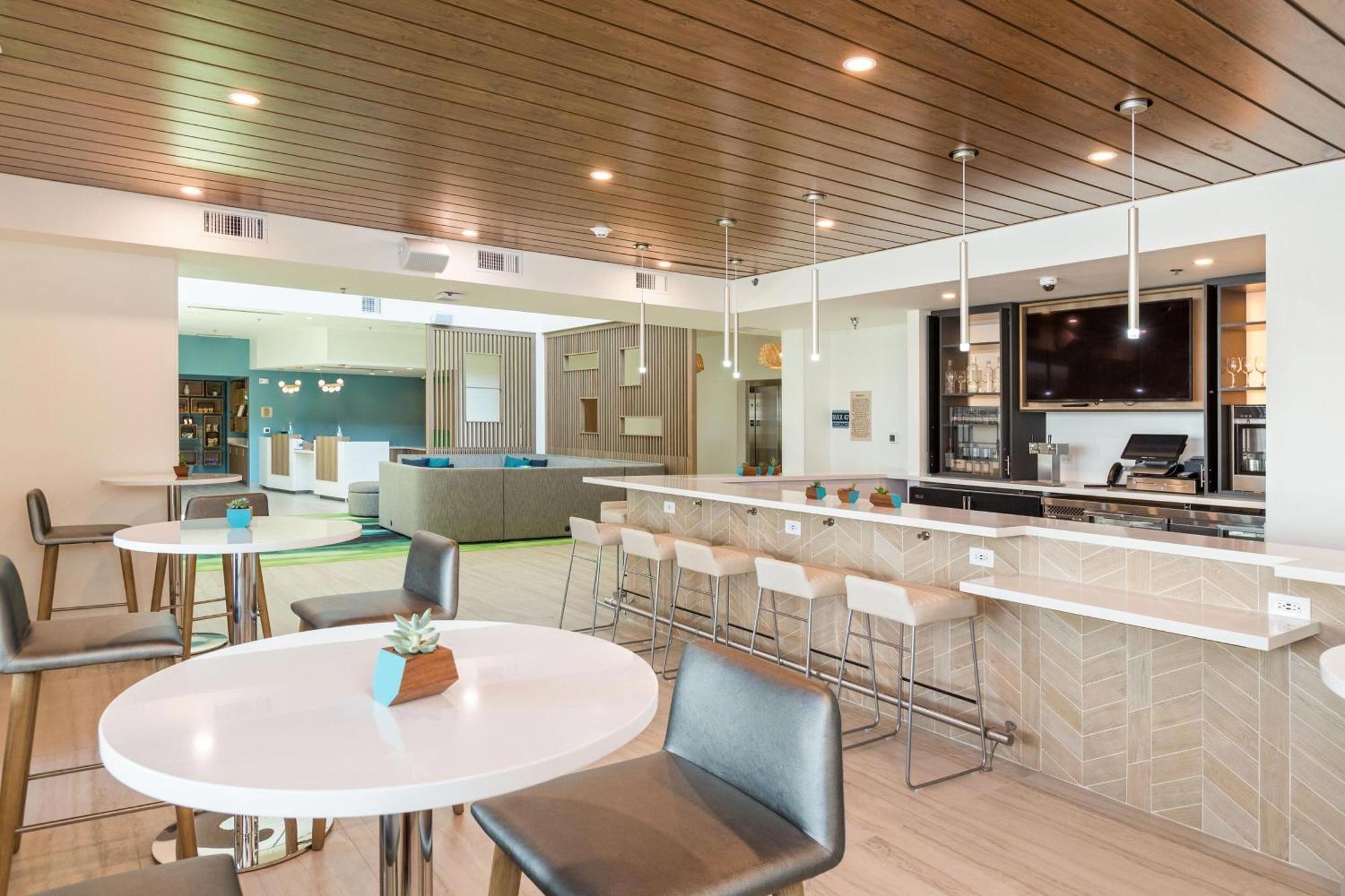 Hotel Element International Airport Denver