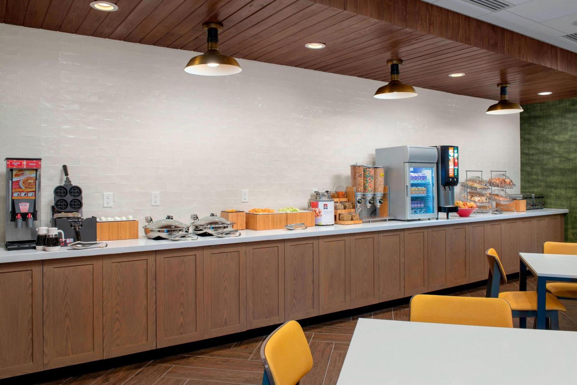 Fairfield & By Marriott Tech Center North 3* Denver