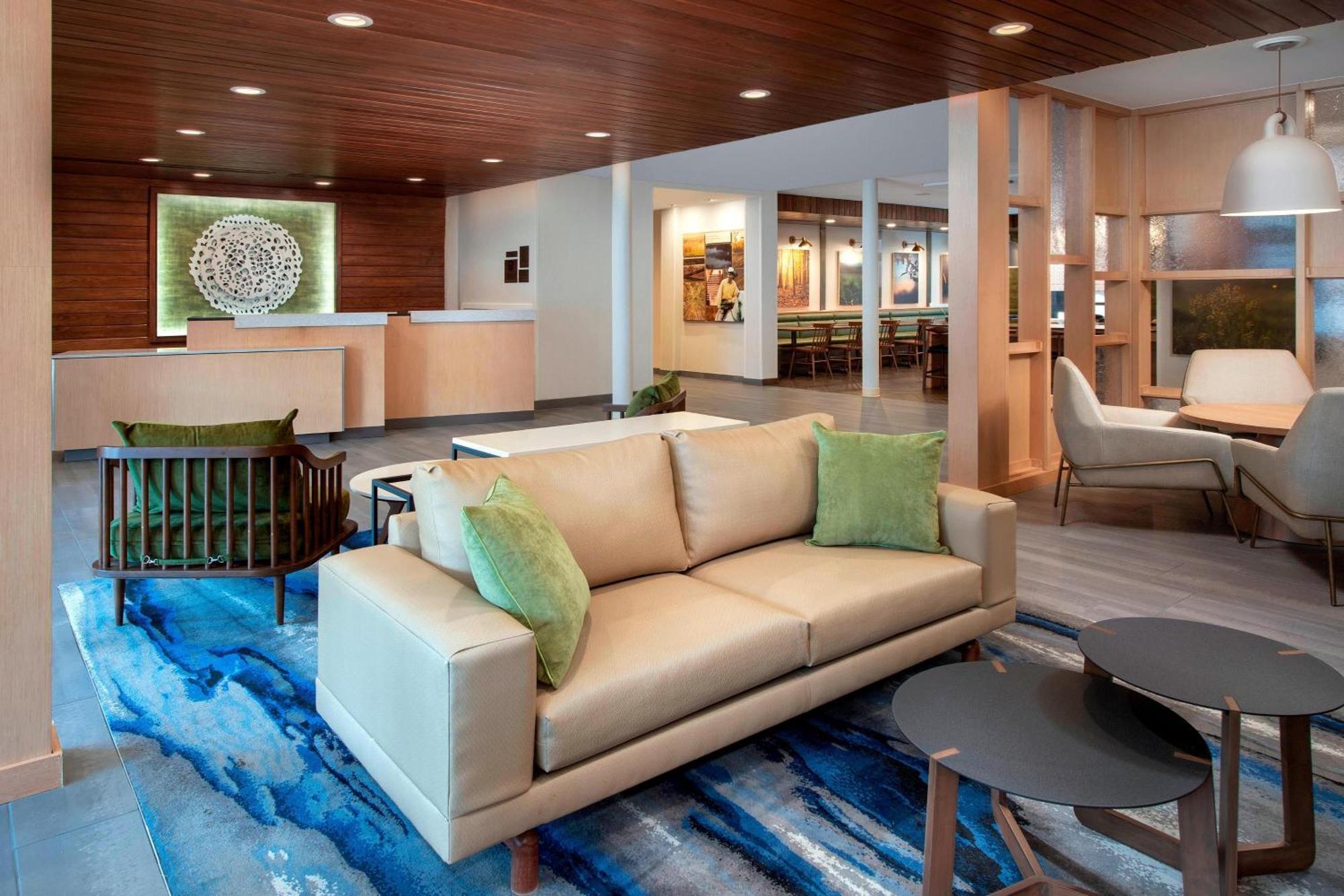 Hotel Fairfield & By Marriott Tech Center North 3*
