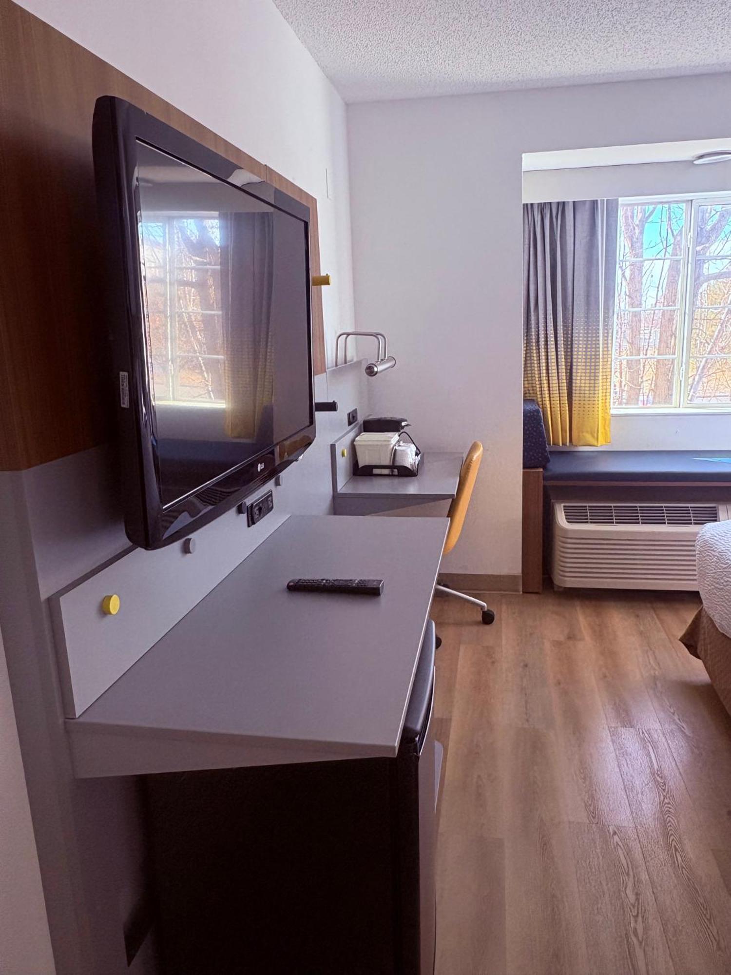 Microtel & By Wyndham Airport Hotel Denver