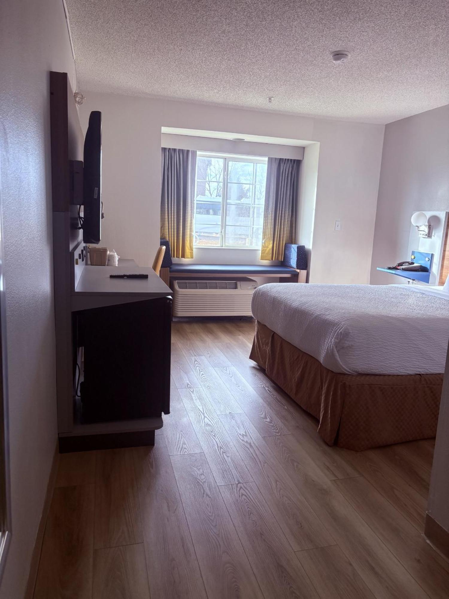 Microtel & By Wyndham Airport