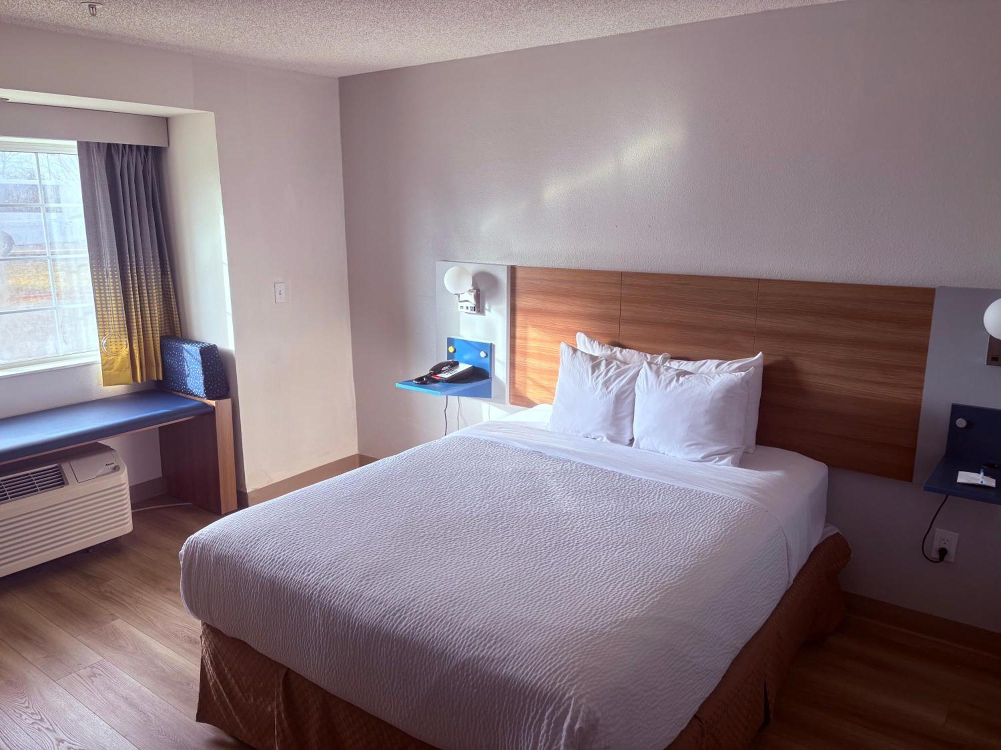 Hotel Microtel & By Wyndham Airport 2*