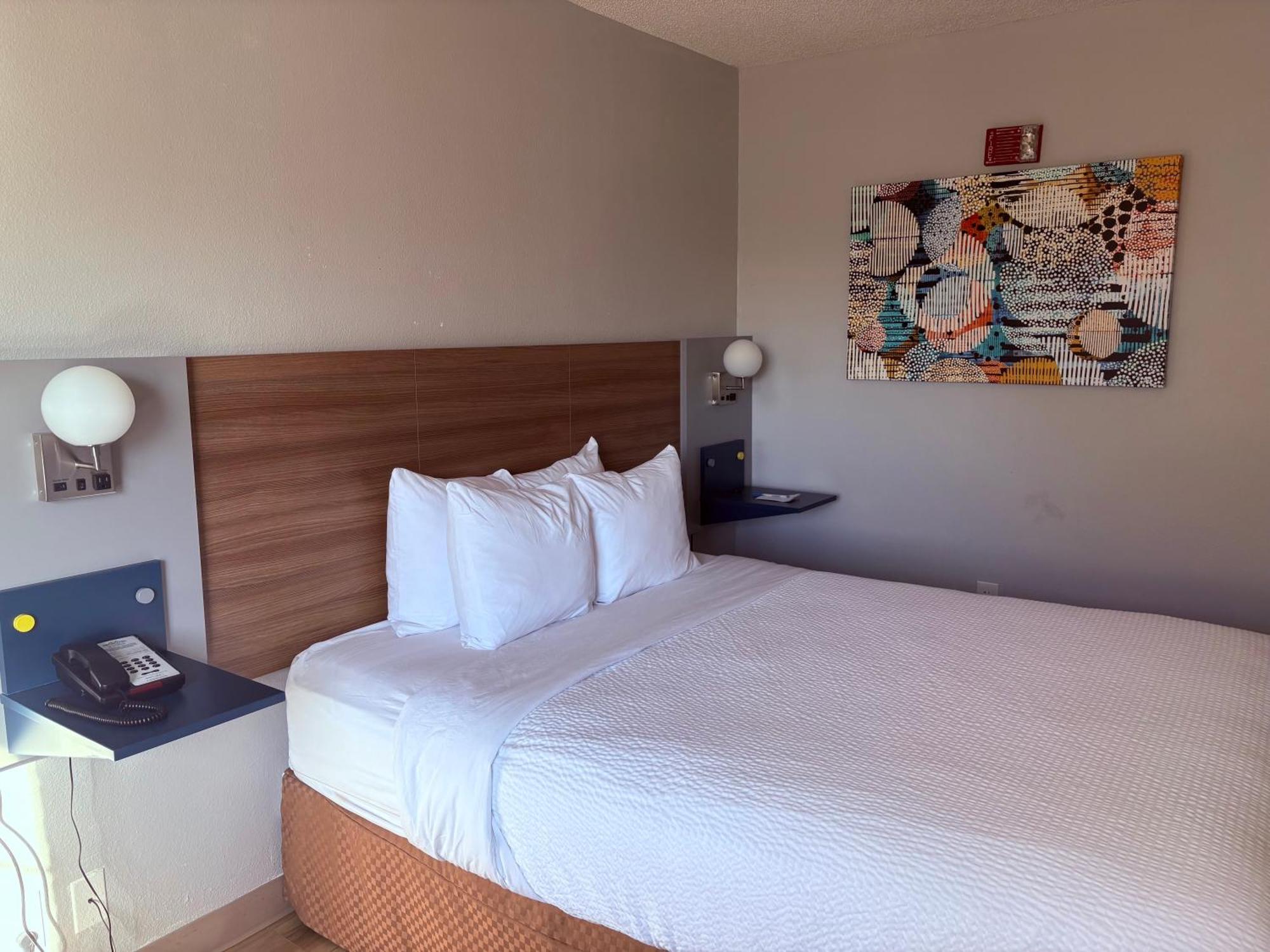 Microtel & By Wyndham Airport Hotel Denver