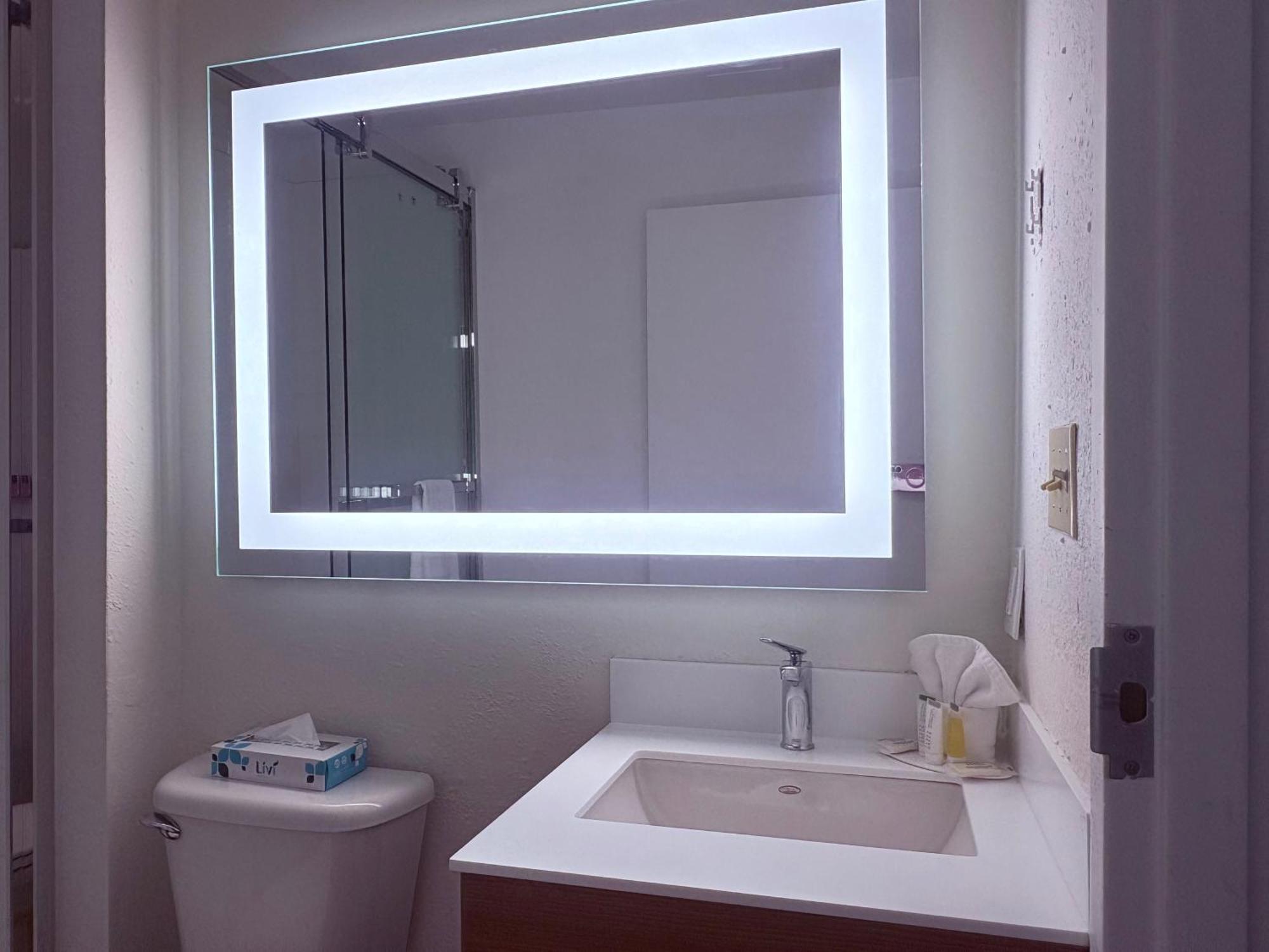 Microtel & By Wyndham Airport Denver