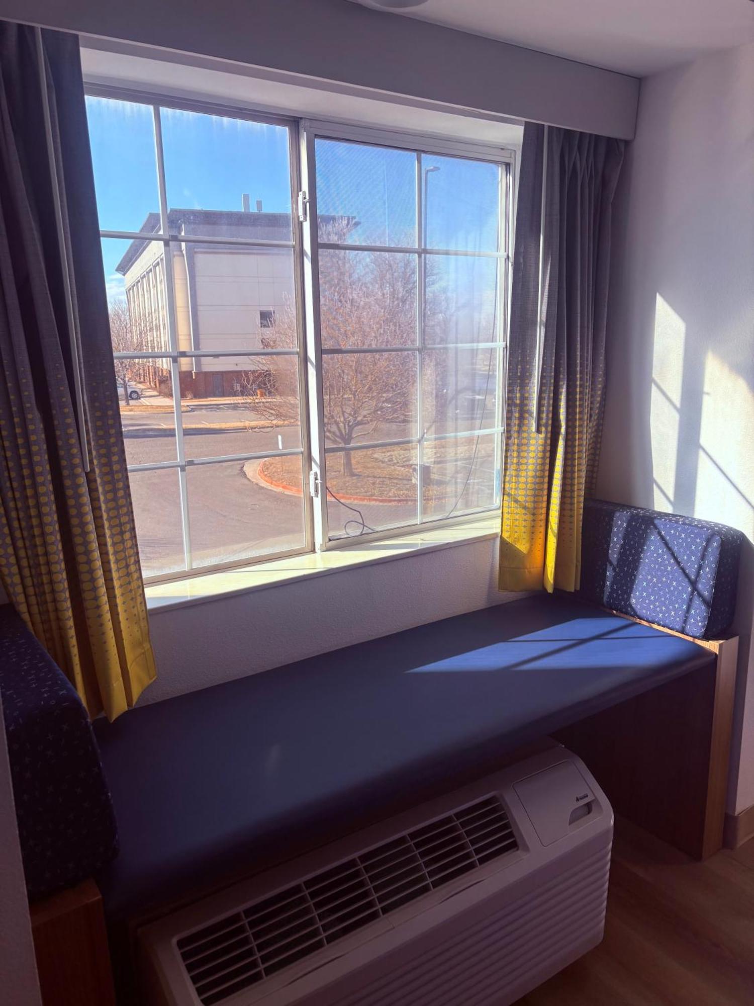 Microtel & By Wyndham Airport 2*