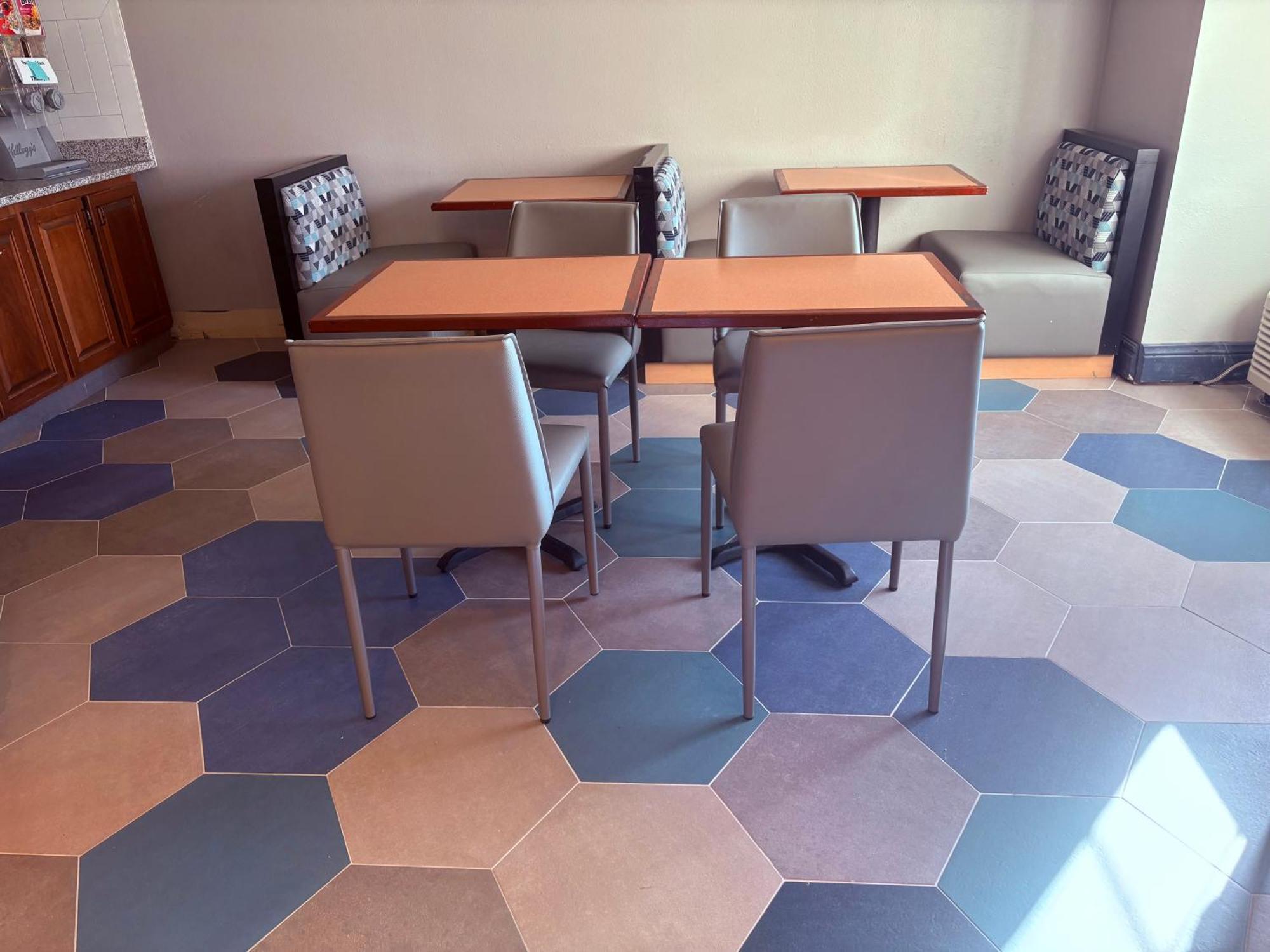 Hotel Microtel & By Wyndham Airport