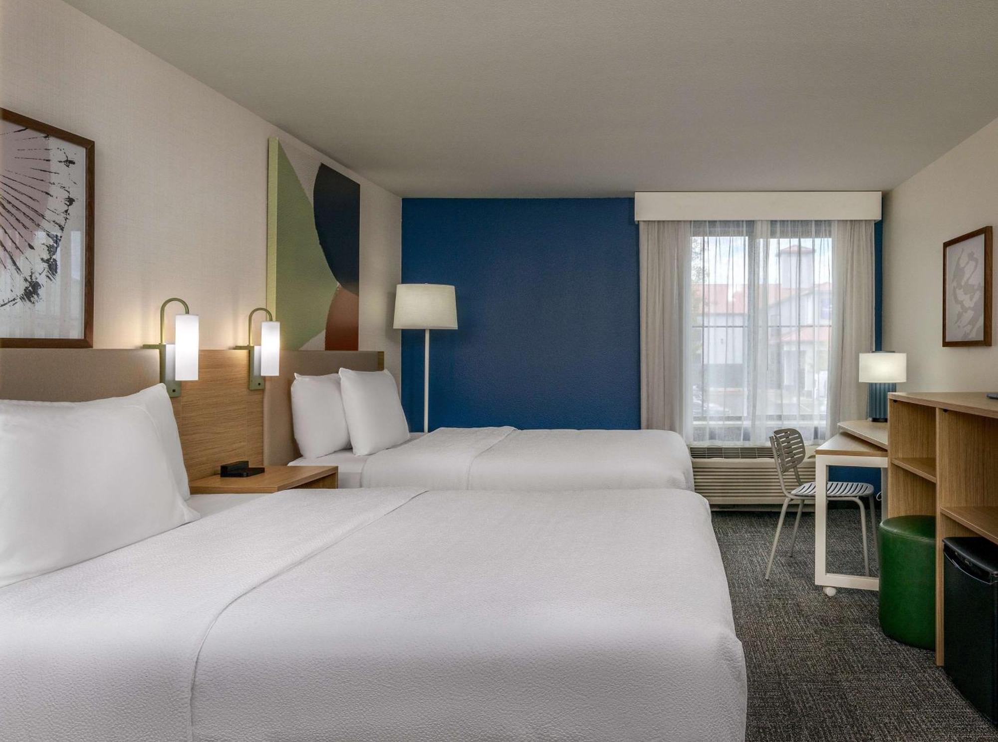 Spark By Hilton International Airport 3*