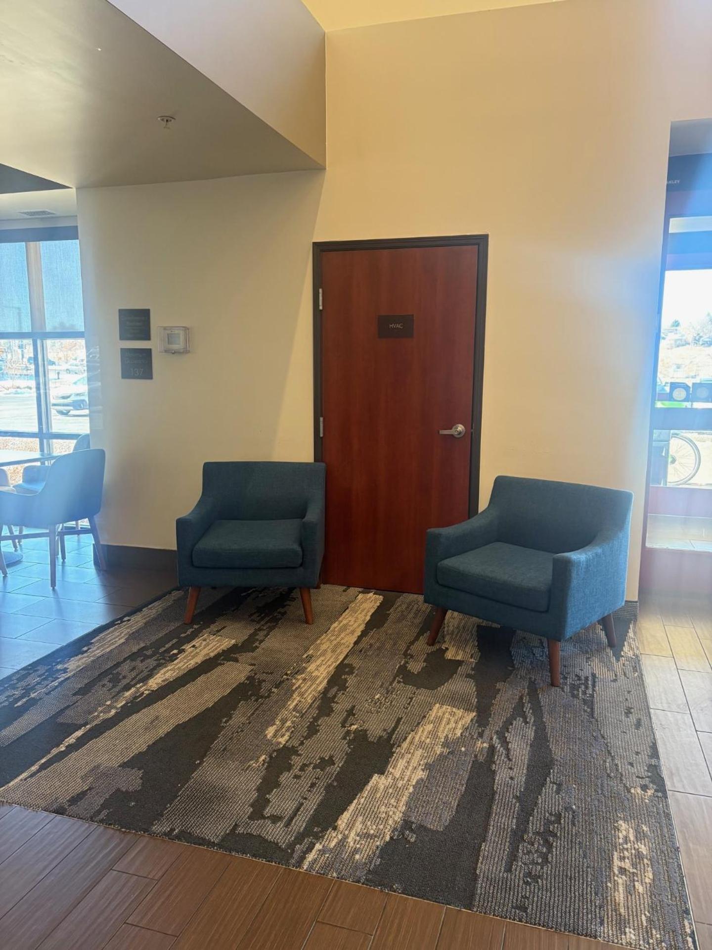 Hotel Comfort Near Downtown