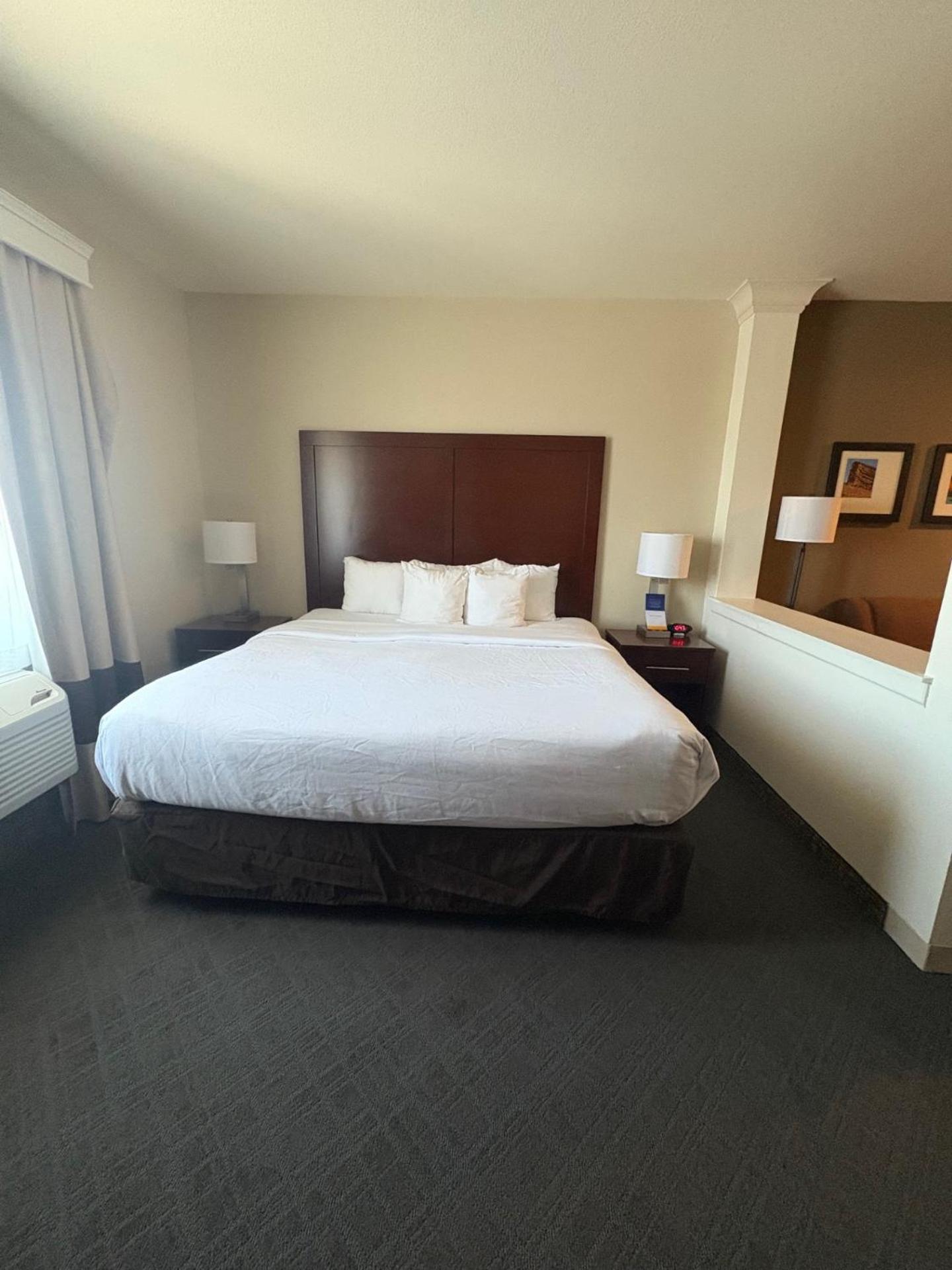 Hotel Comfort Near Downtown