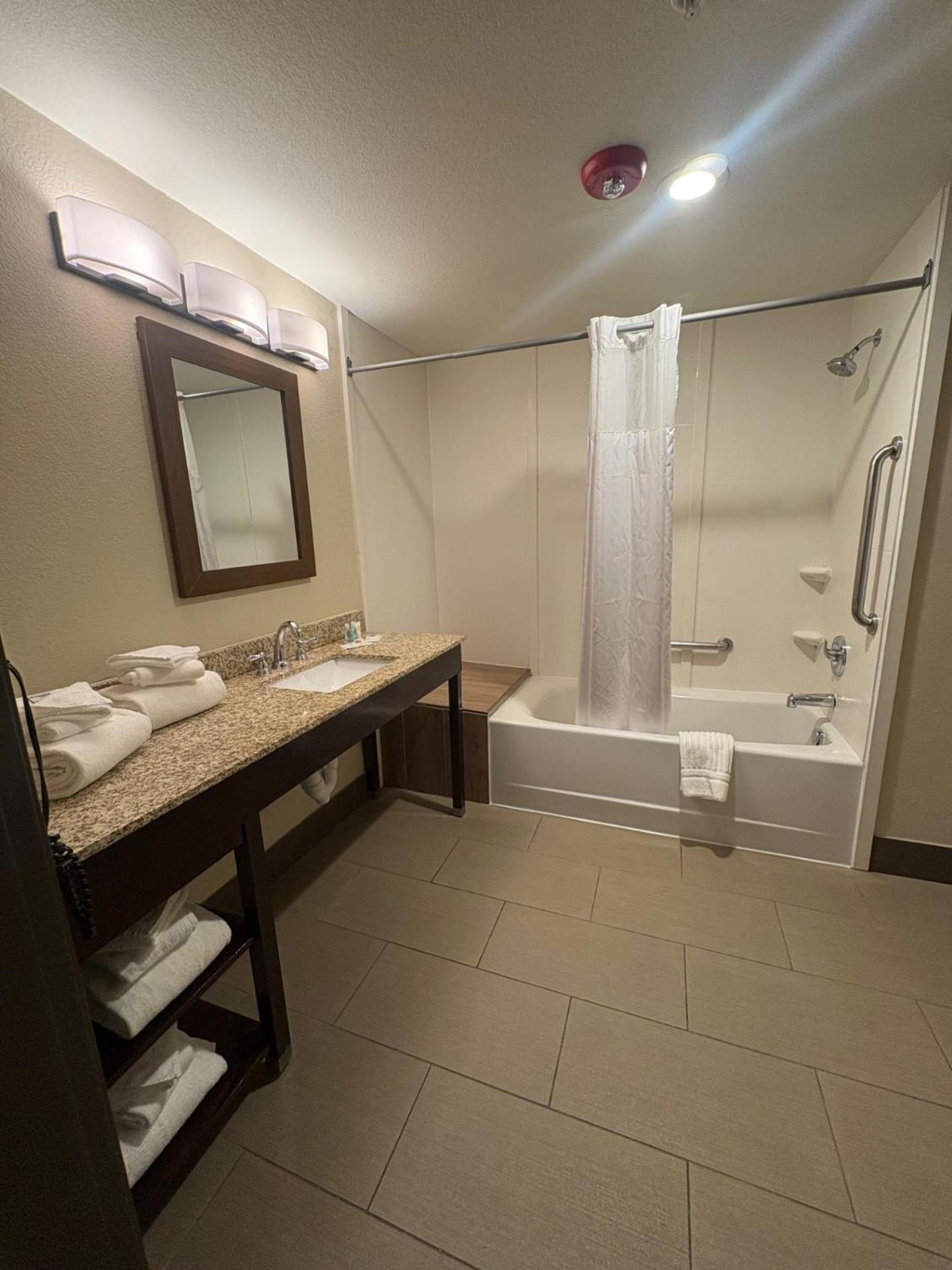 Comfort Near Downtown Hotel 3*
