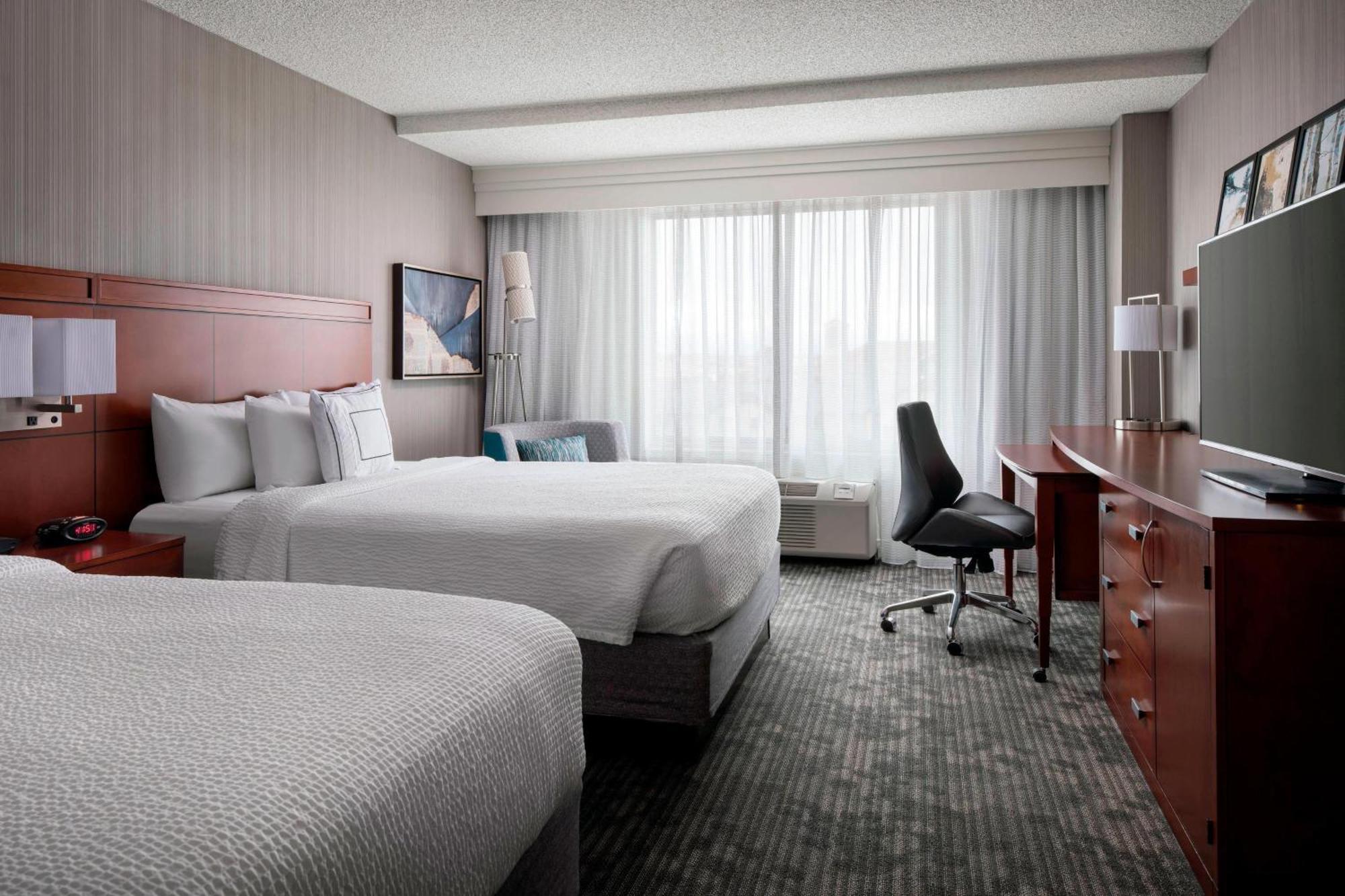 Hotel Courtyard By Marriott Airport Denver