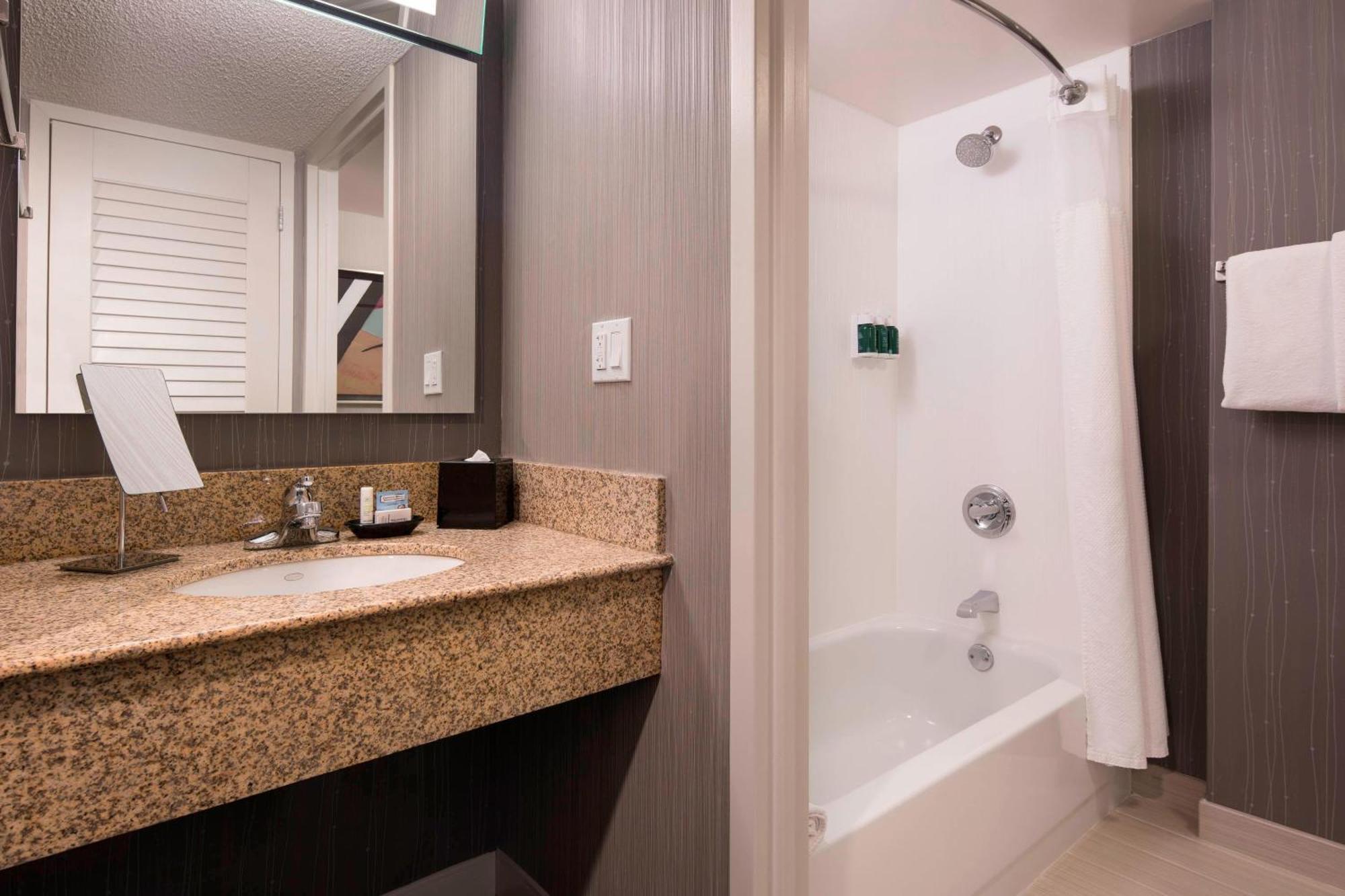 Courtyard By Marriott Airport 3* Denver