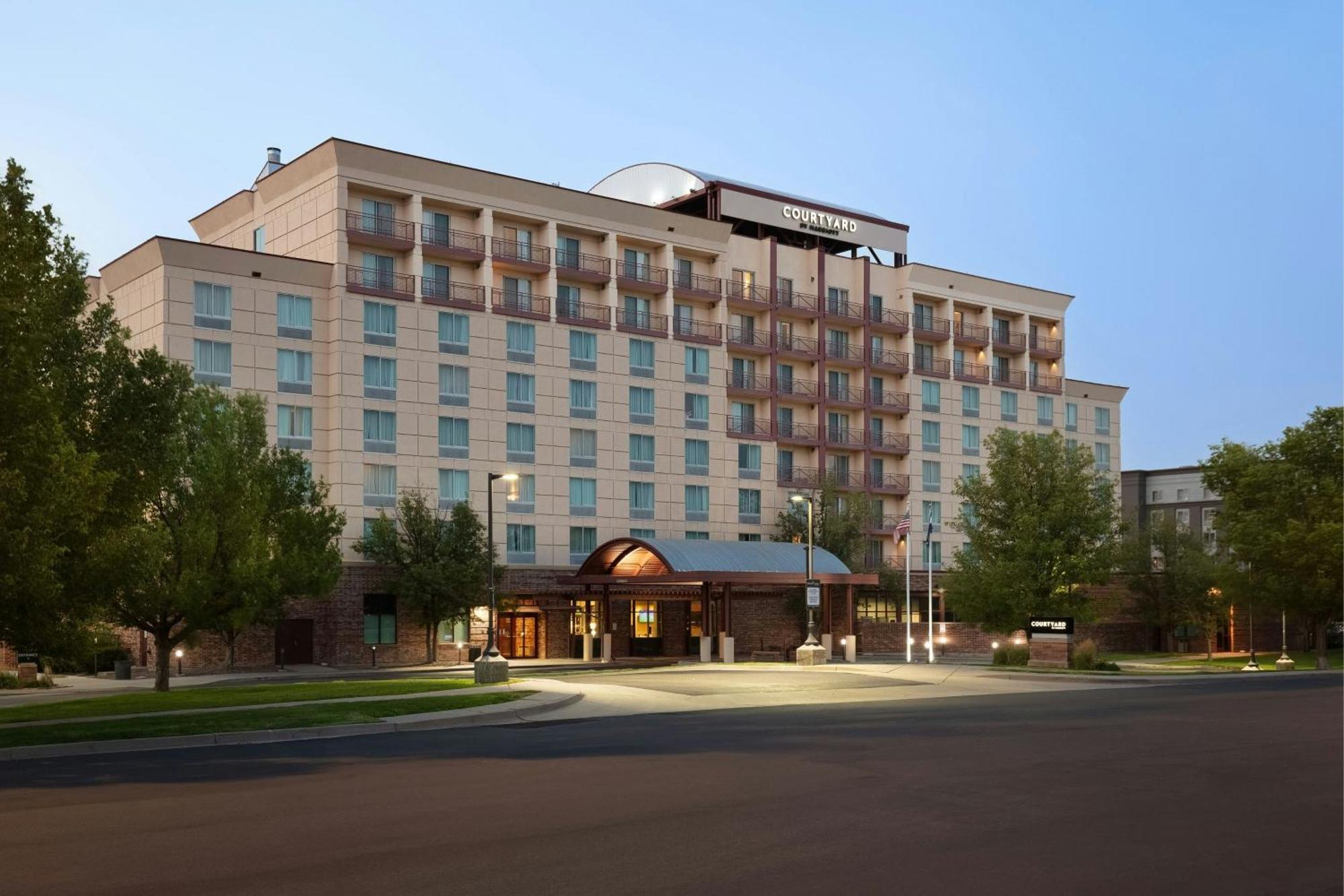 Courtyard By Marriott Airport Hotel 3*