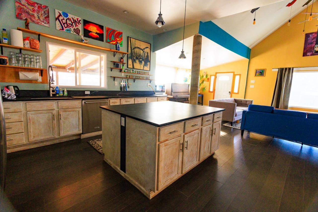 Smart House Hottub/pets/420 Denver