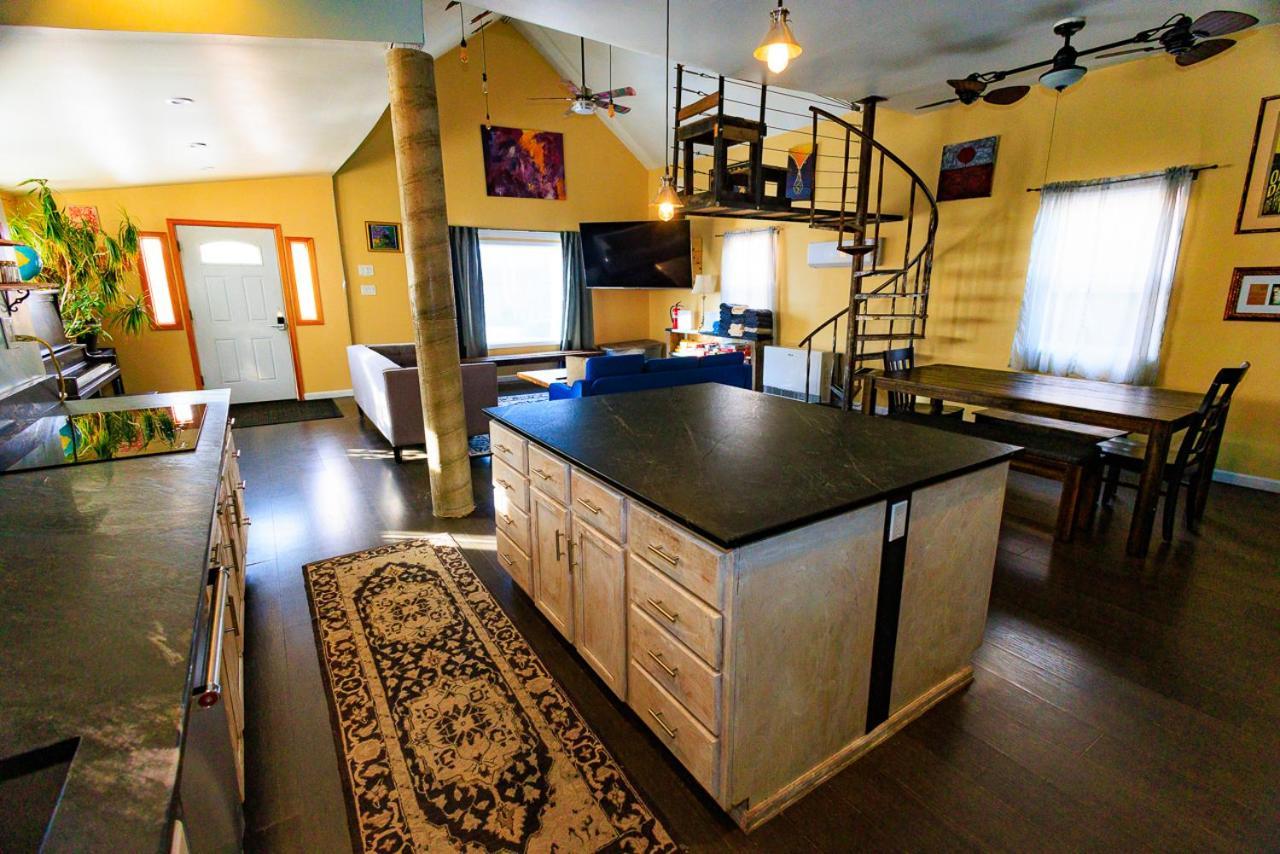 Smart House Hottub/pets/420 Villa Denver