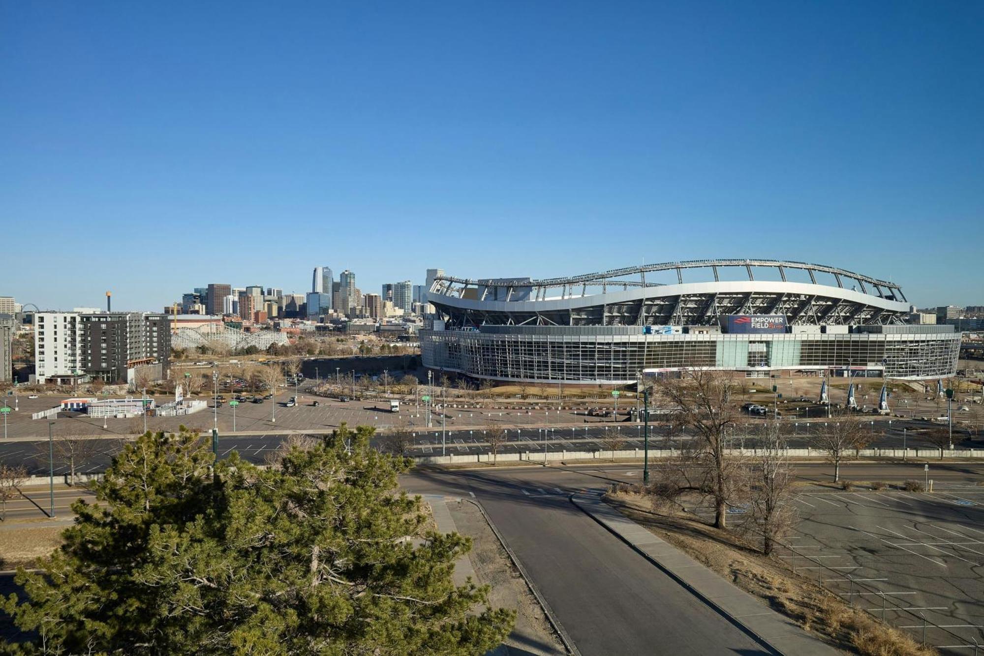 Courtyard By Marriott Downtown Stadium Area Denver