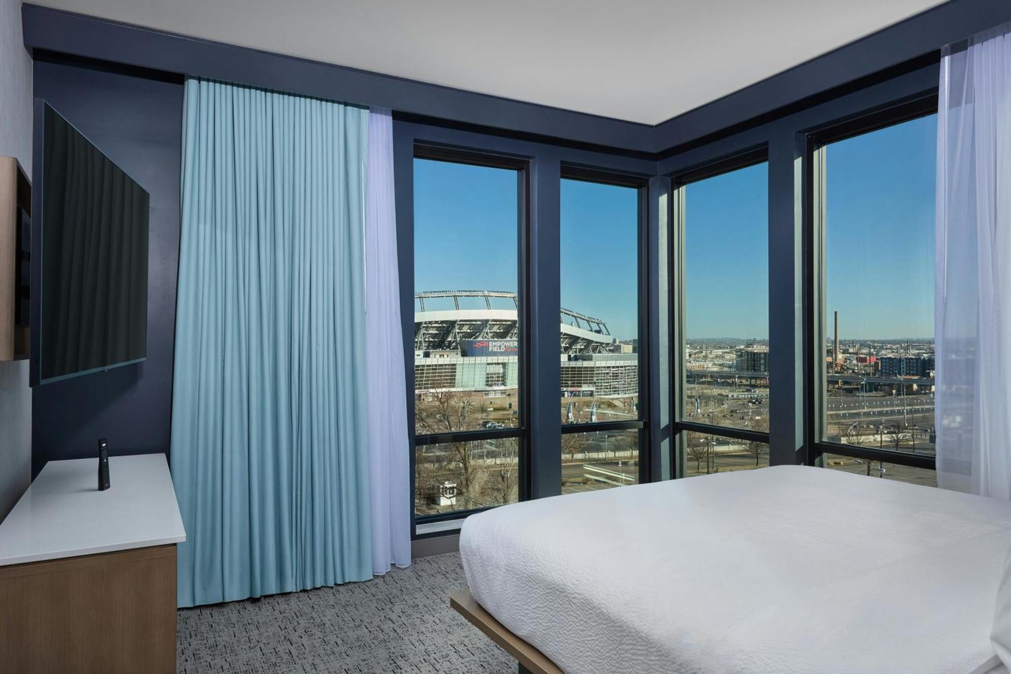 Courtyard By Marriott Downtown Stadium Area Hotel Denver