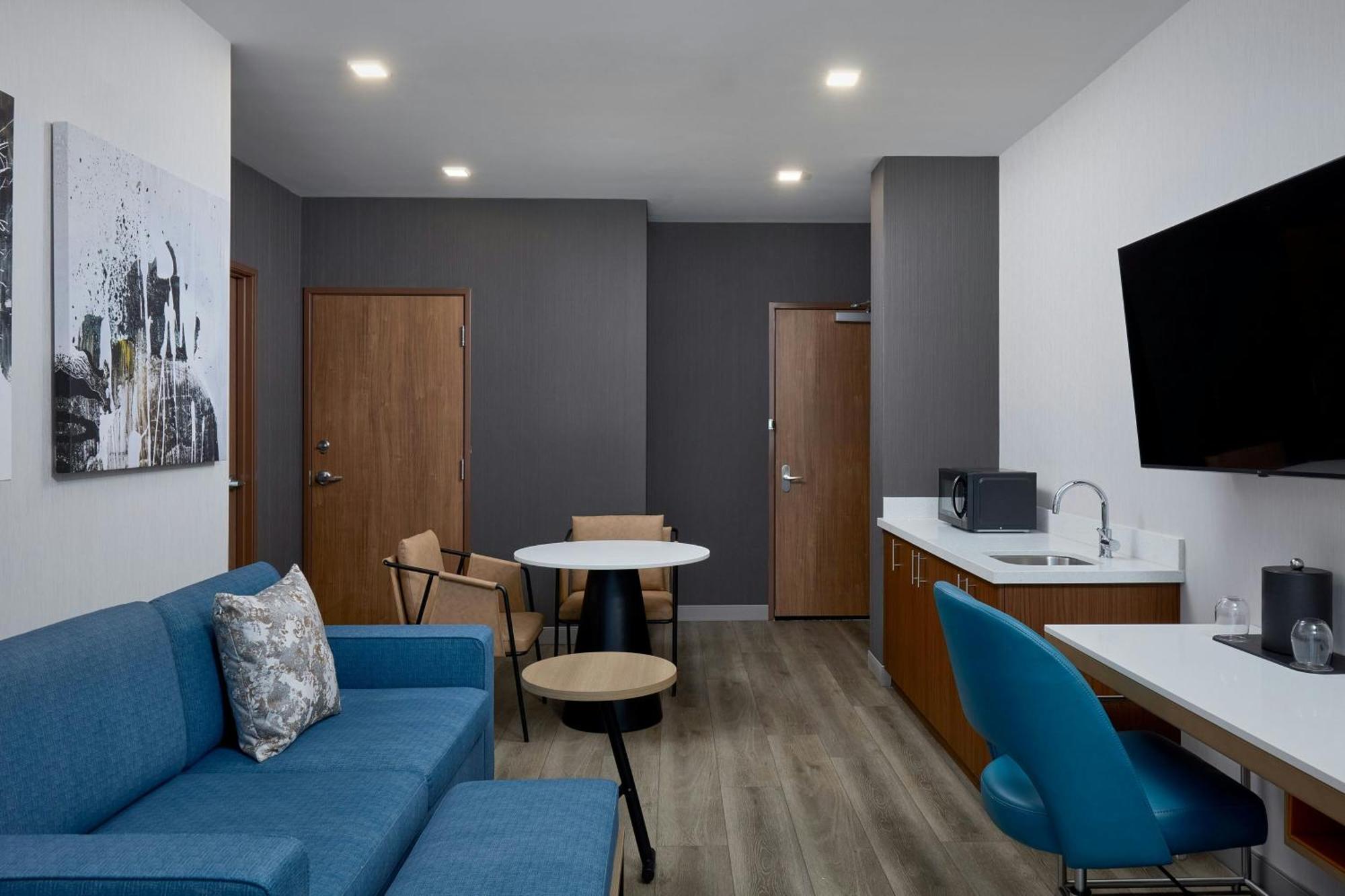 Courtyard By Marriott Downtown Stadium Area Denver