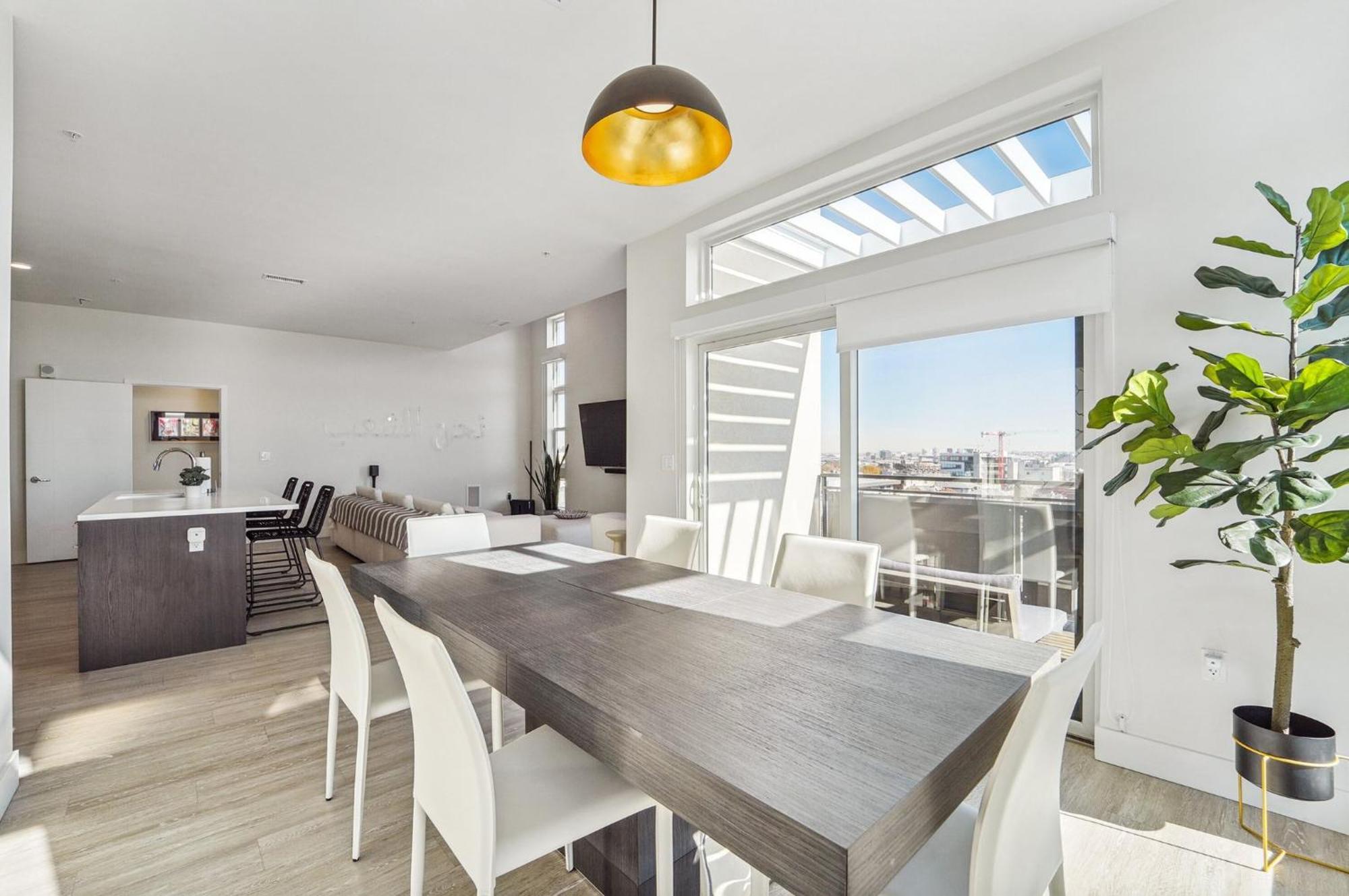 2880 The Penthouse At Espadin