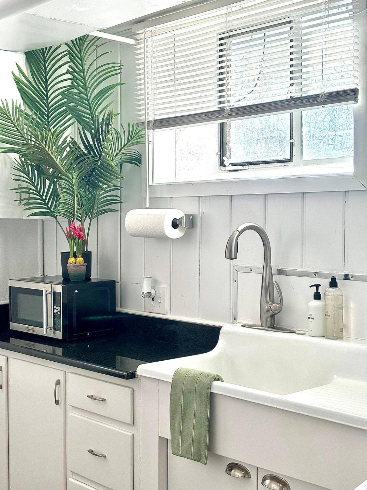 1920s Inspired Stay-coffee Bar- Cozy-local Holiday home *