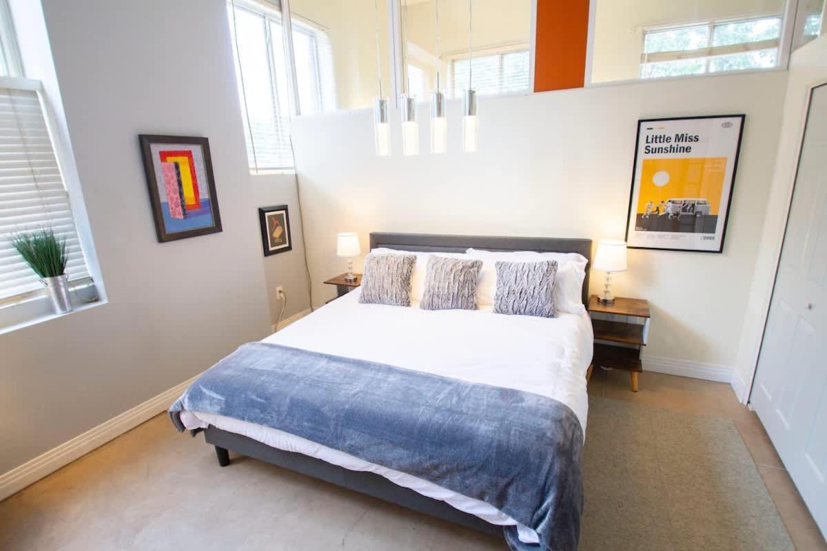Trendy Modern Loft In Rino Art District Denver