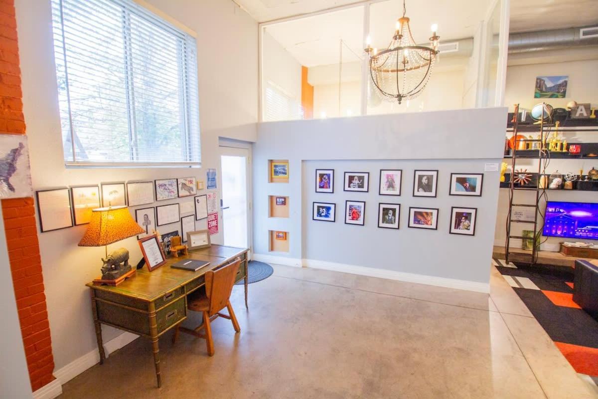 Trendy Modern Loft In Rino Art District Denver