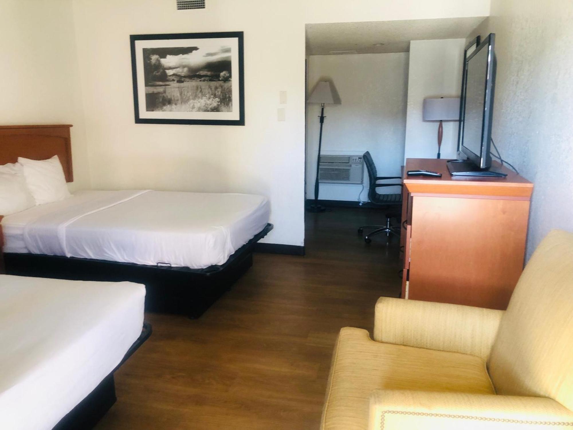 Hotel At The Highland Downtown 3*