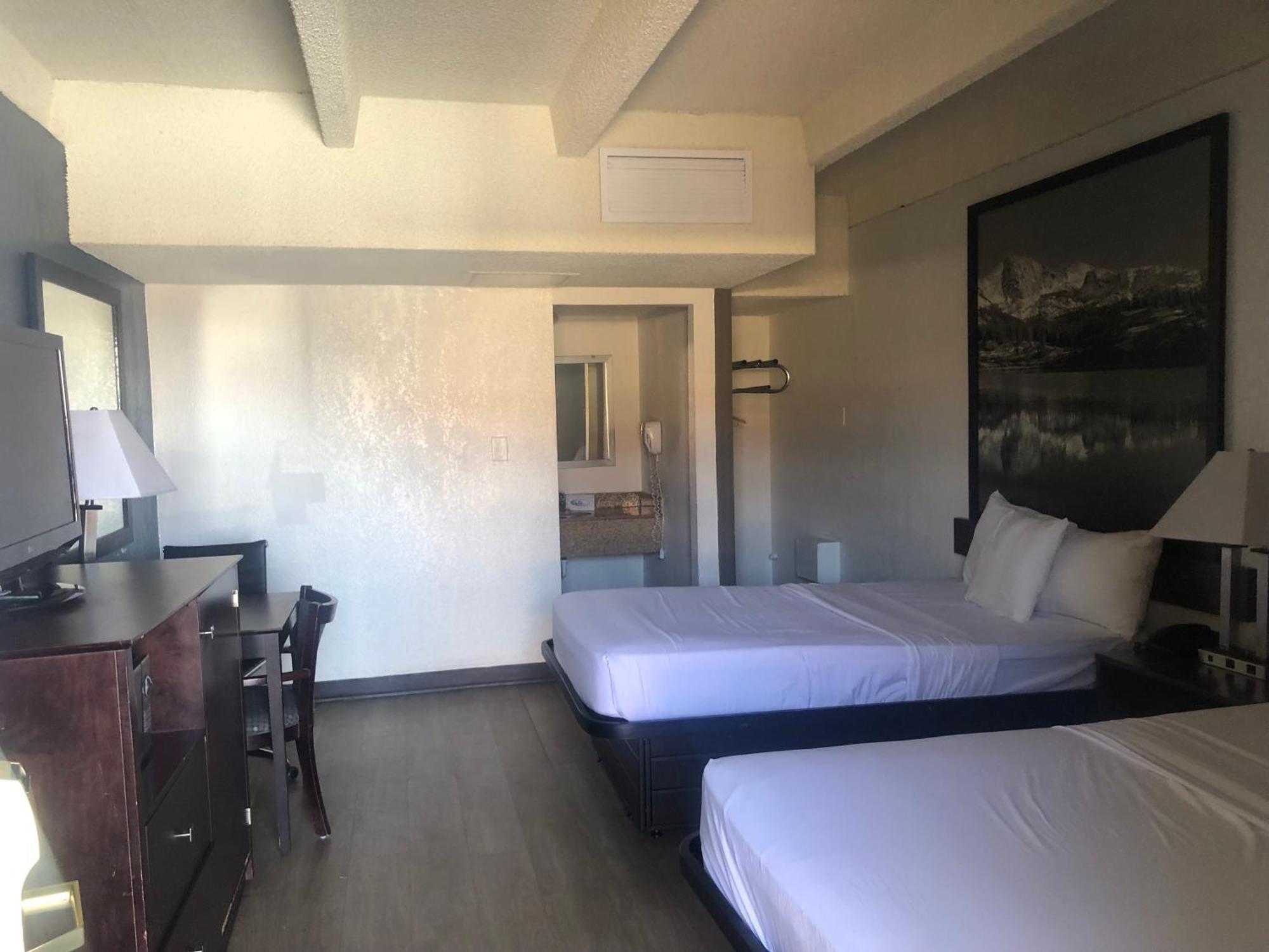 Hotel At The Highland Downtown