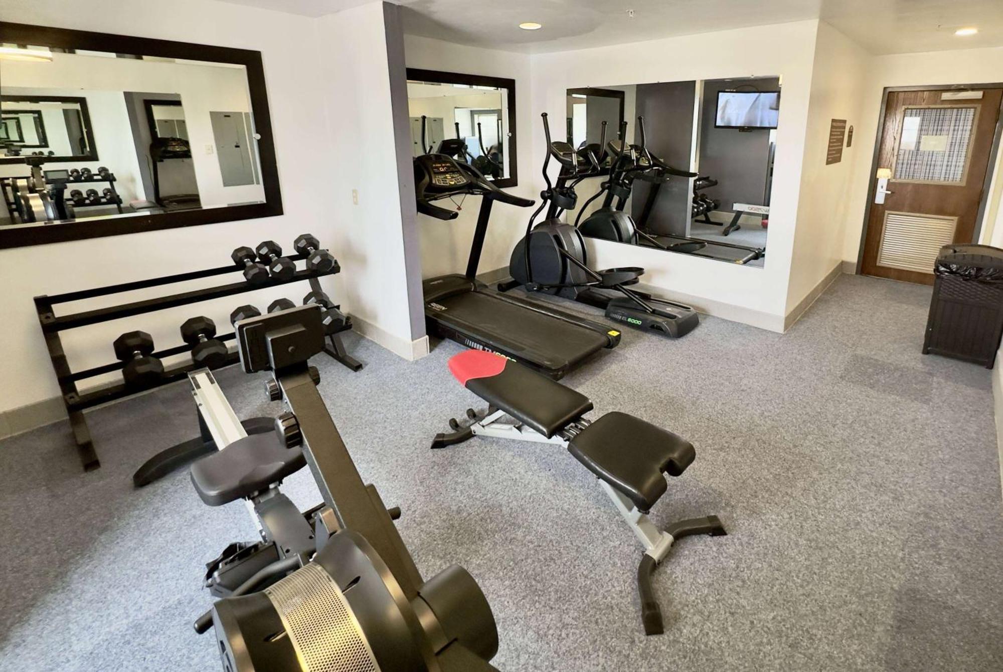 Microtel & By Wyndham Airport 2*