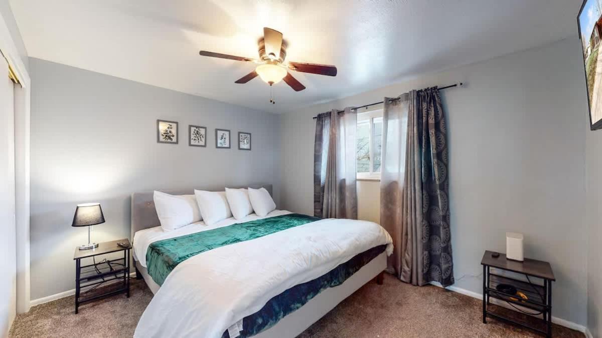 Spacious Family With Hockey Table & Huge Yard Escape Holiday home *