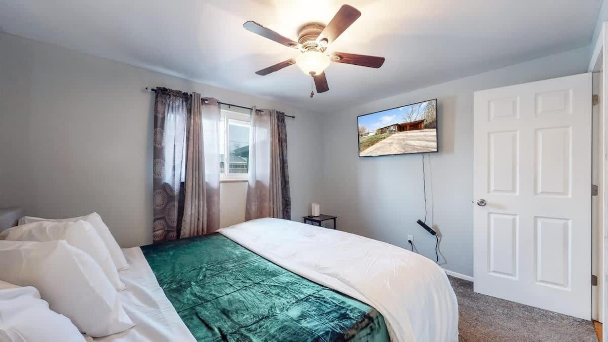 Spacious Family With Hockey Table & Huge Yard Escape Holiday home