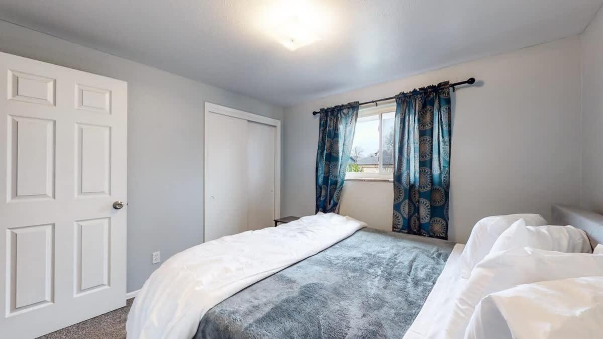Spacious Family With Hockey Table & Huge Yard Escape Denver