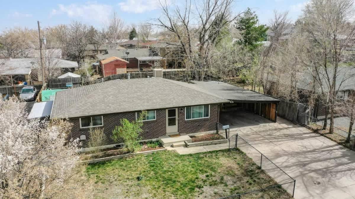 Spacious Family With Hockey Table & Huge Yard Escape * Denver