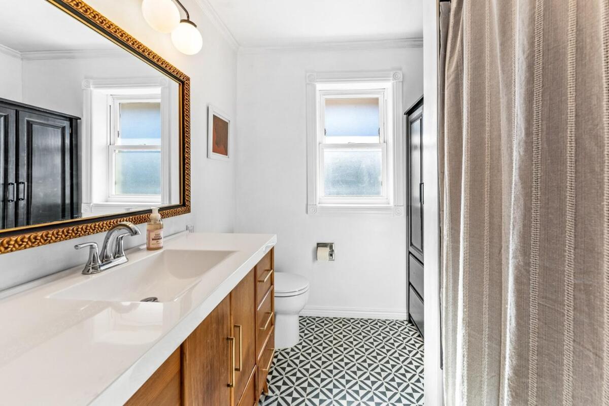 Epic Mntn Views Private Hot Tub And 420 Friendly Holiday home Denver