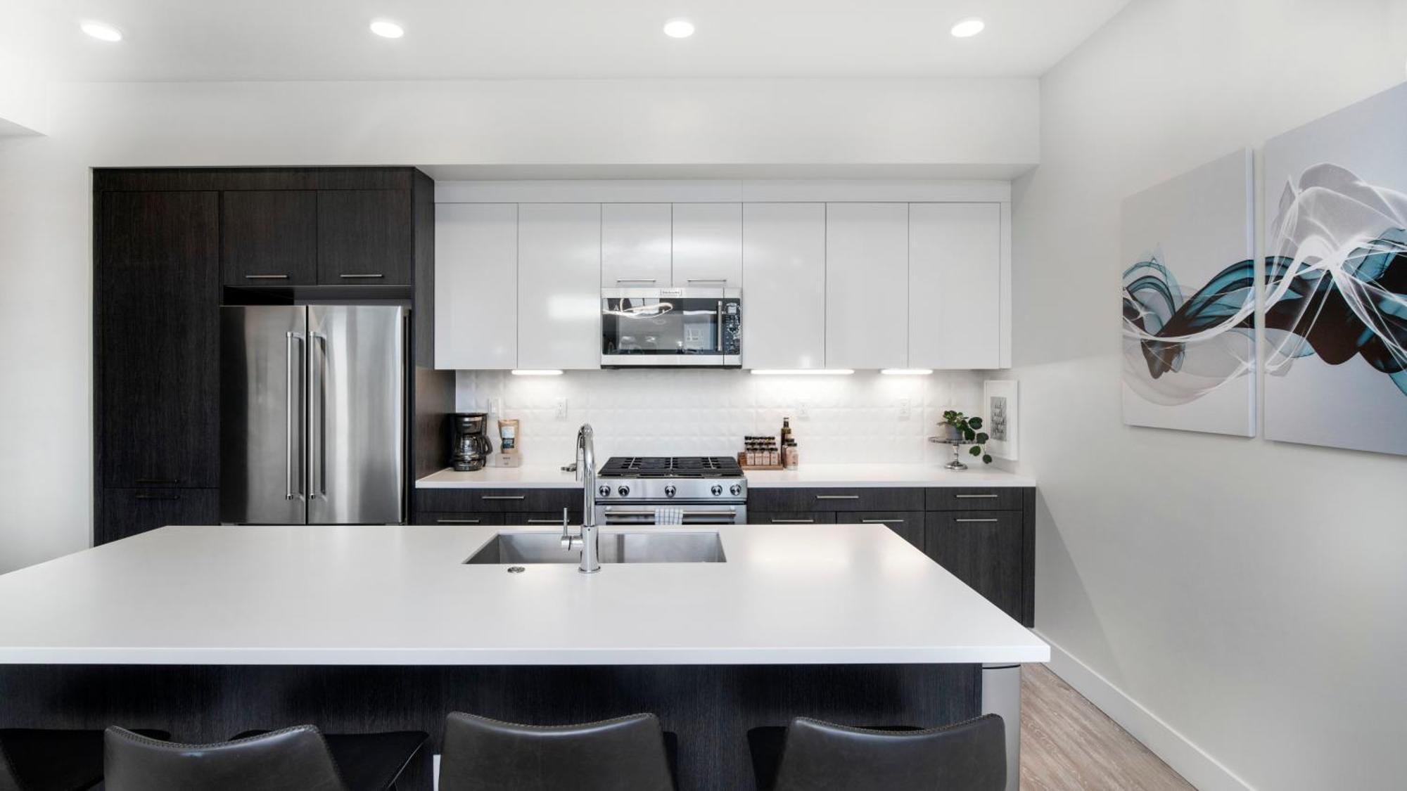 Holiday home 2880: Above The Cityline Elegance At Espadin Denver